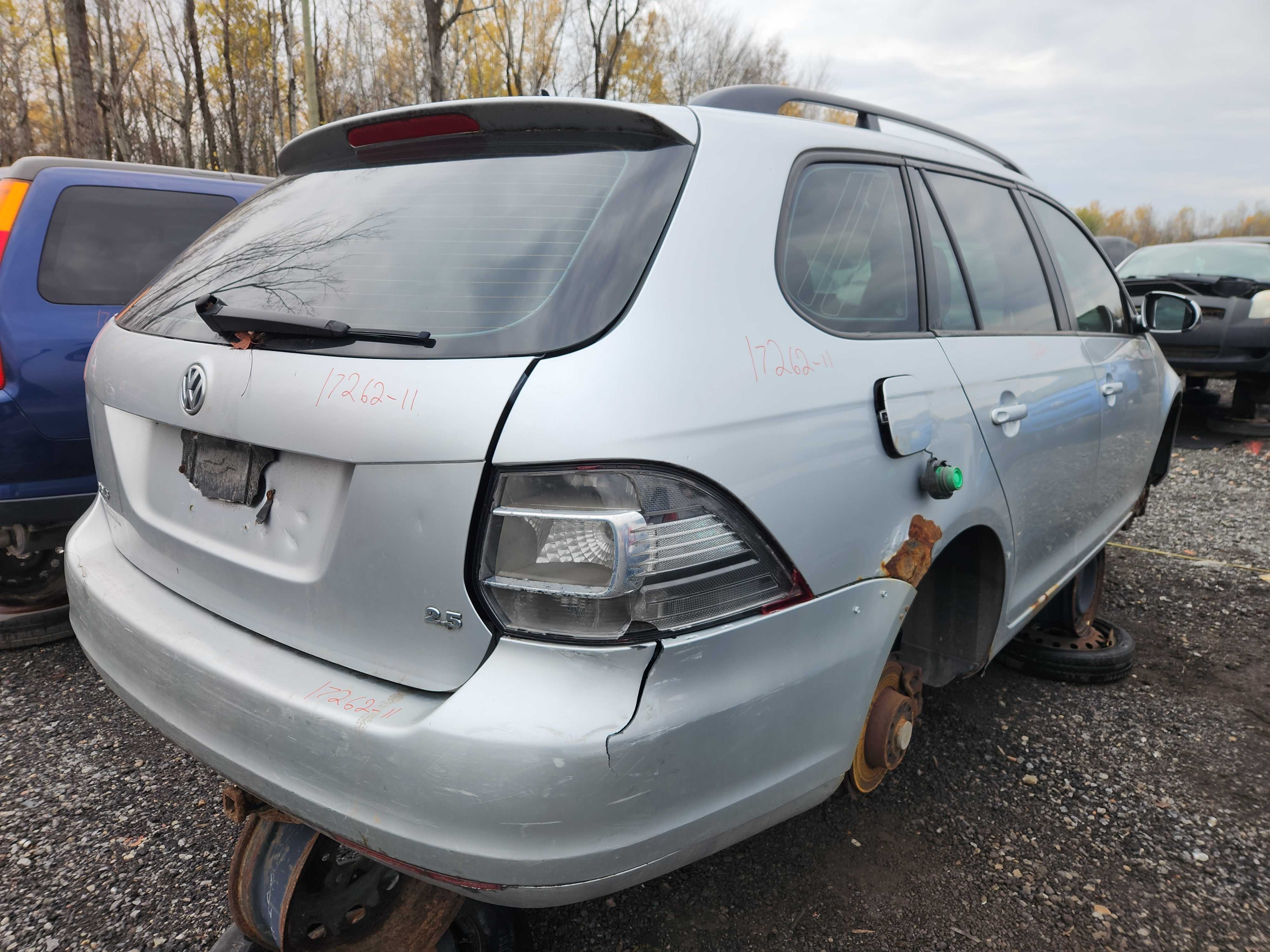 VOLKSWAGEN JETTA 2011