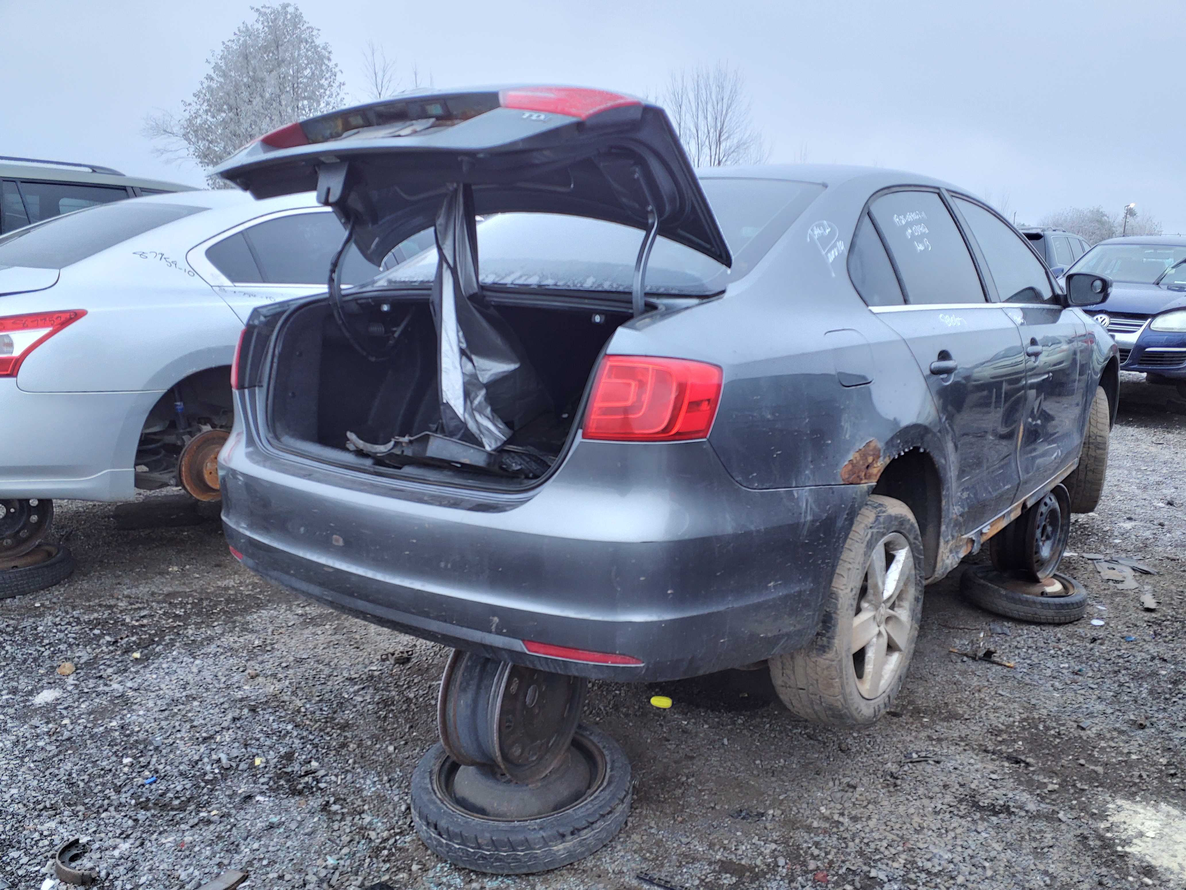 VOLKSWAGEN JETTA 2011