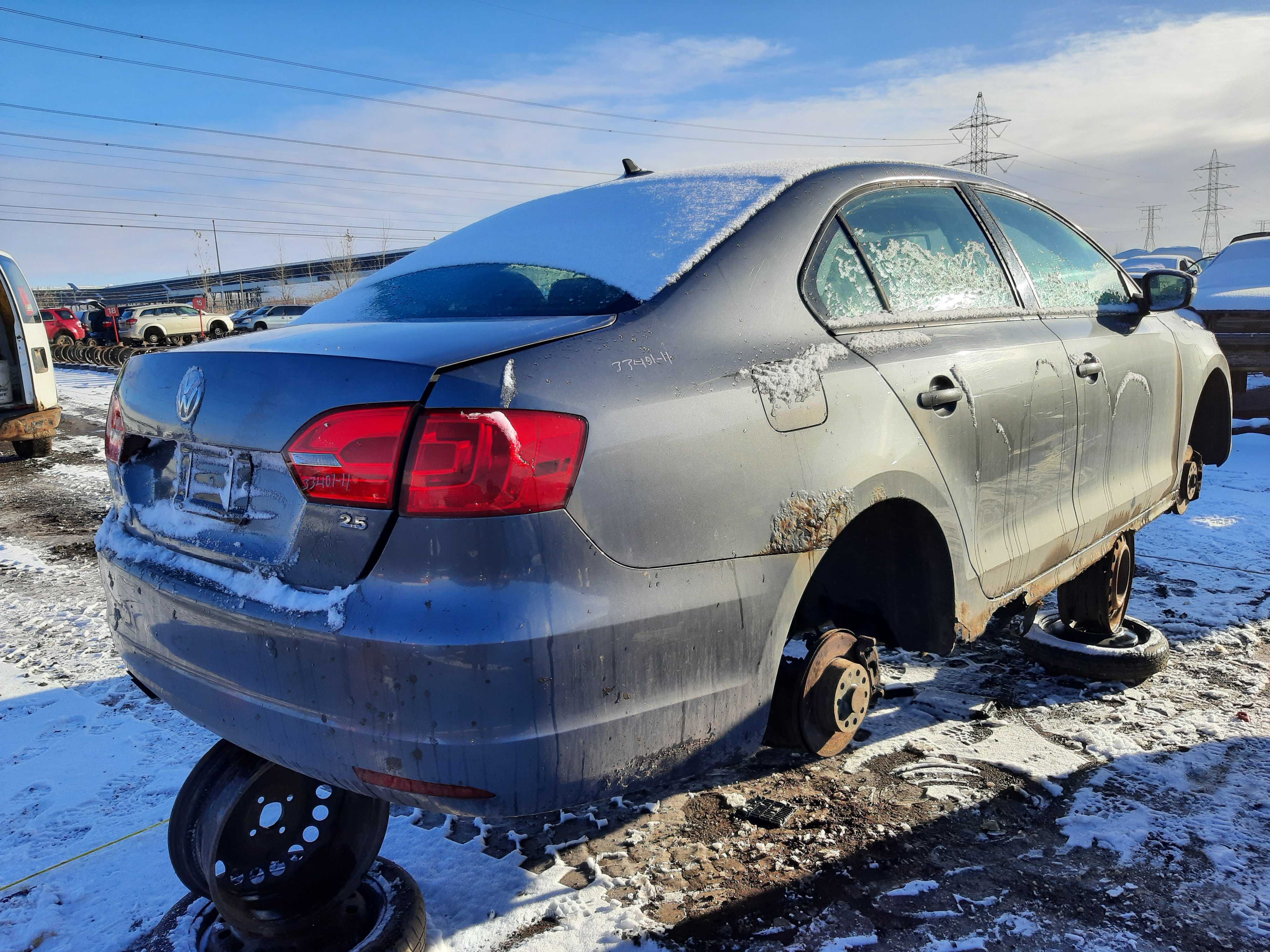 VOLKSWAGEN JETTA 2011