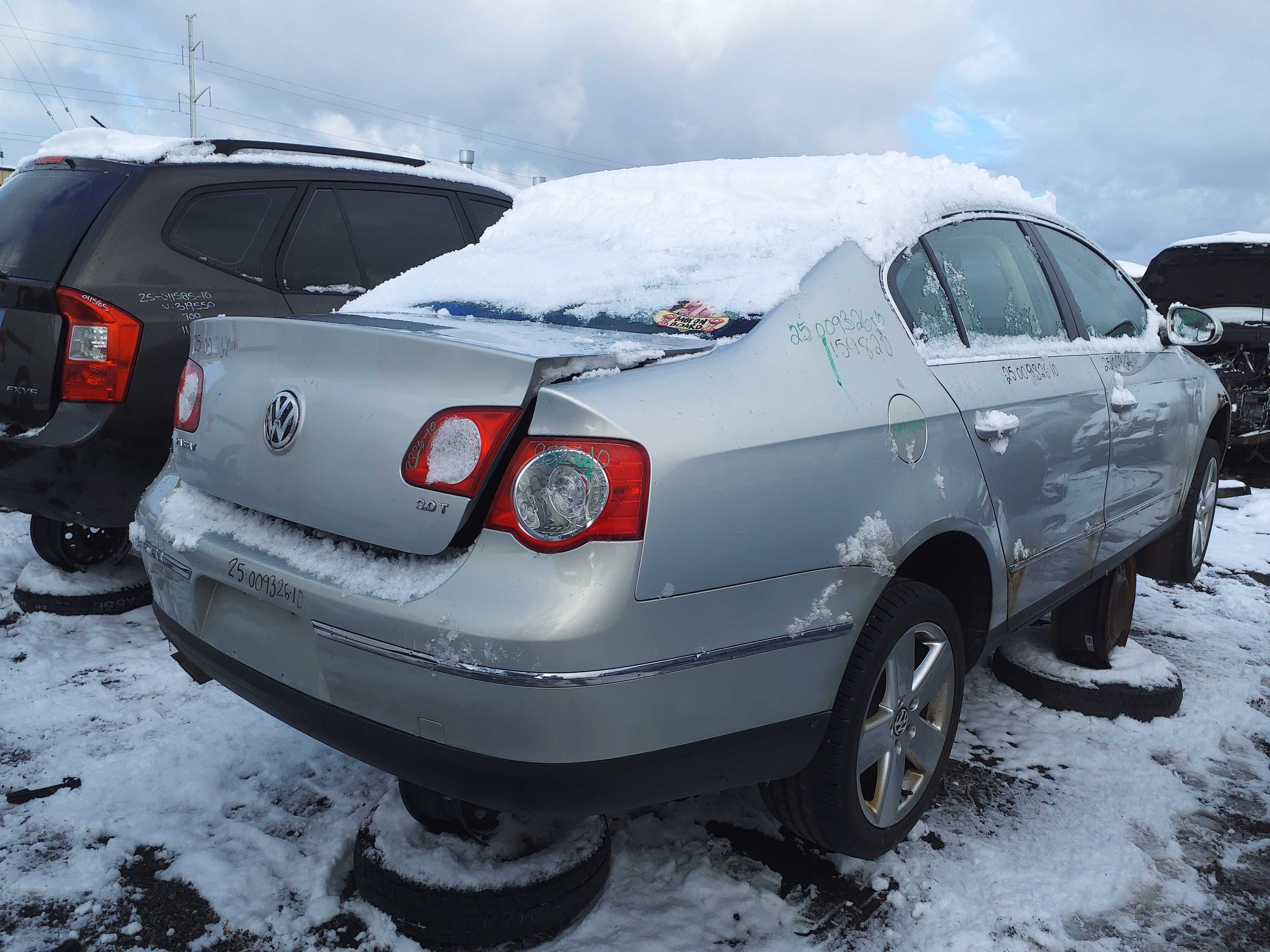 VOLKSWAGEN PASSAT 2010