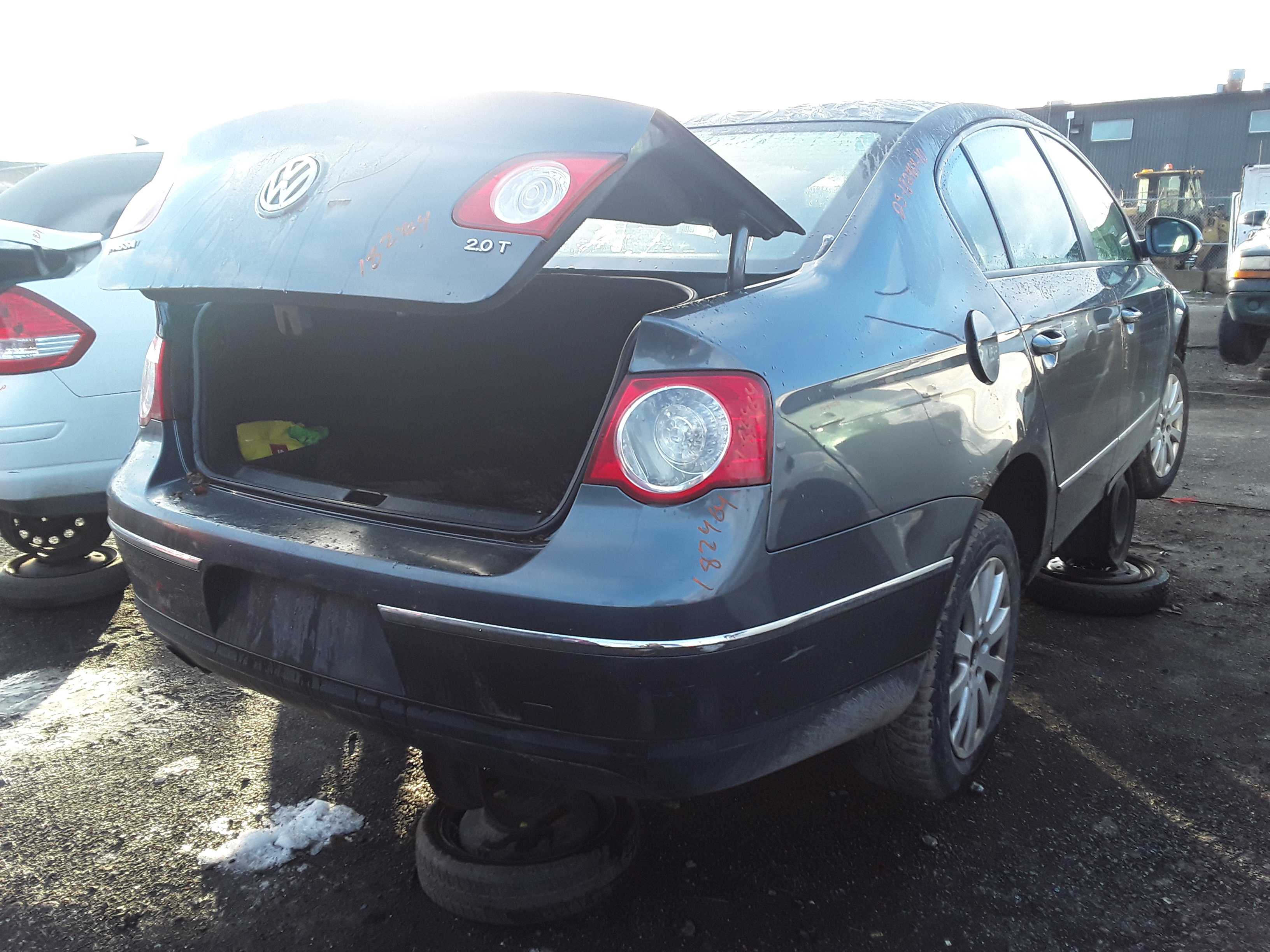 VOLKSWAGEN PASSAT 2010