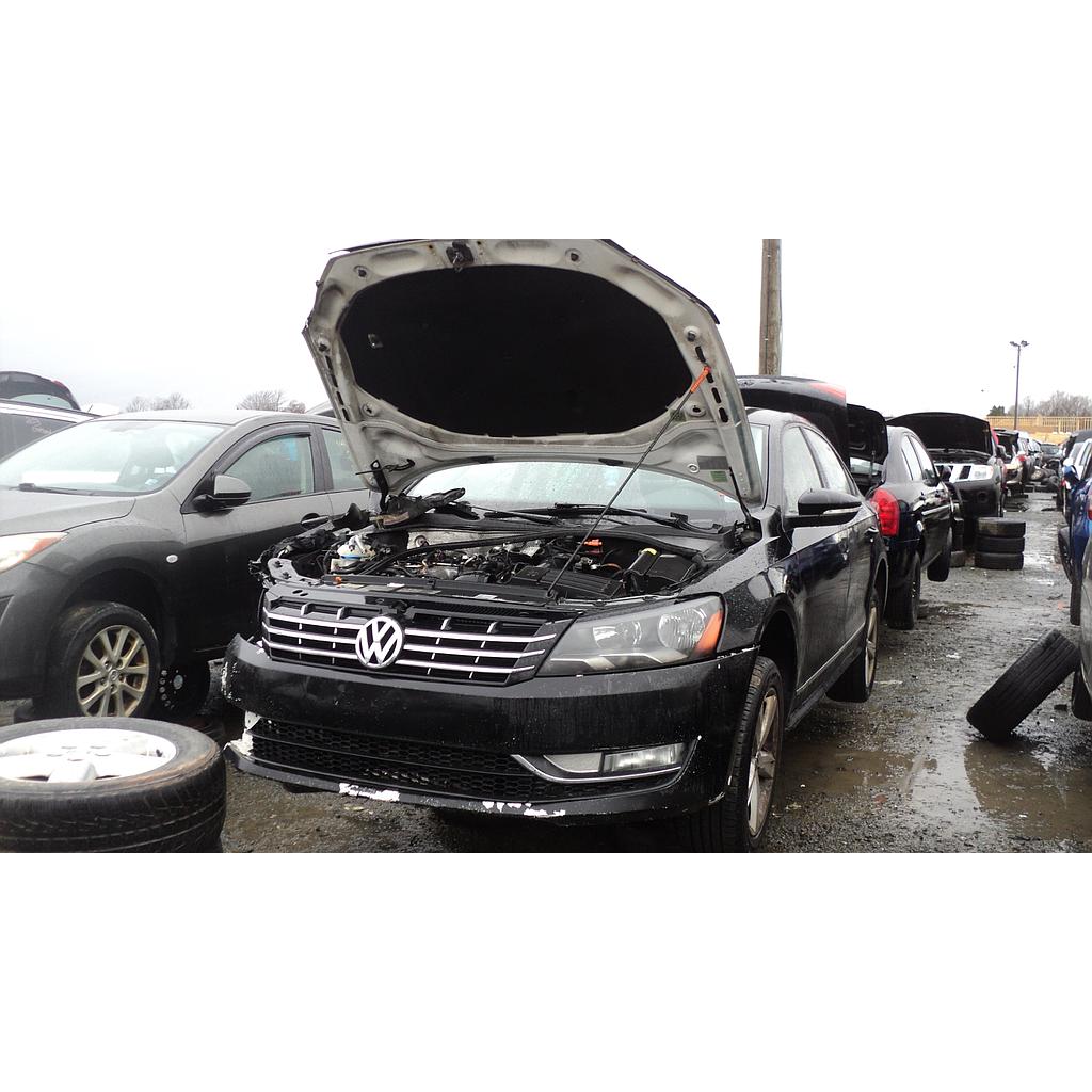 VOLKSWAGEN PASSAT 2012