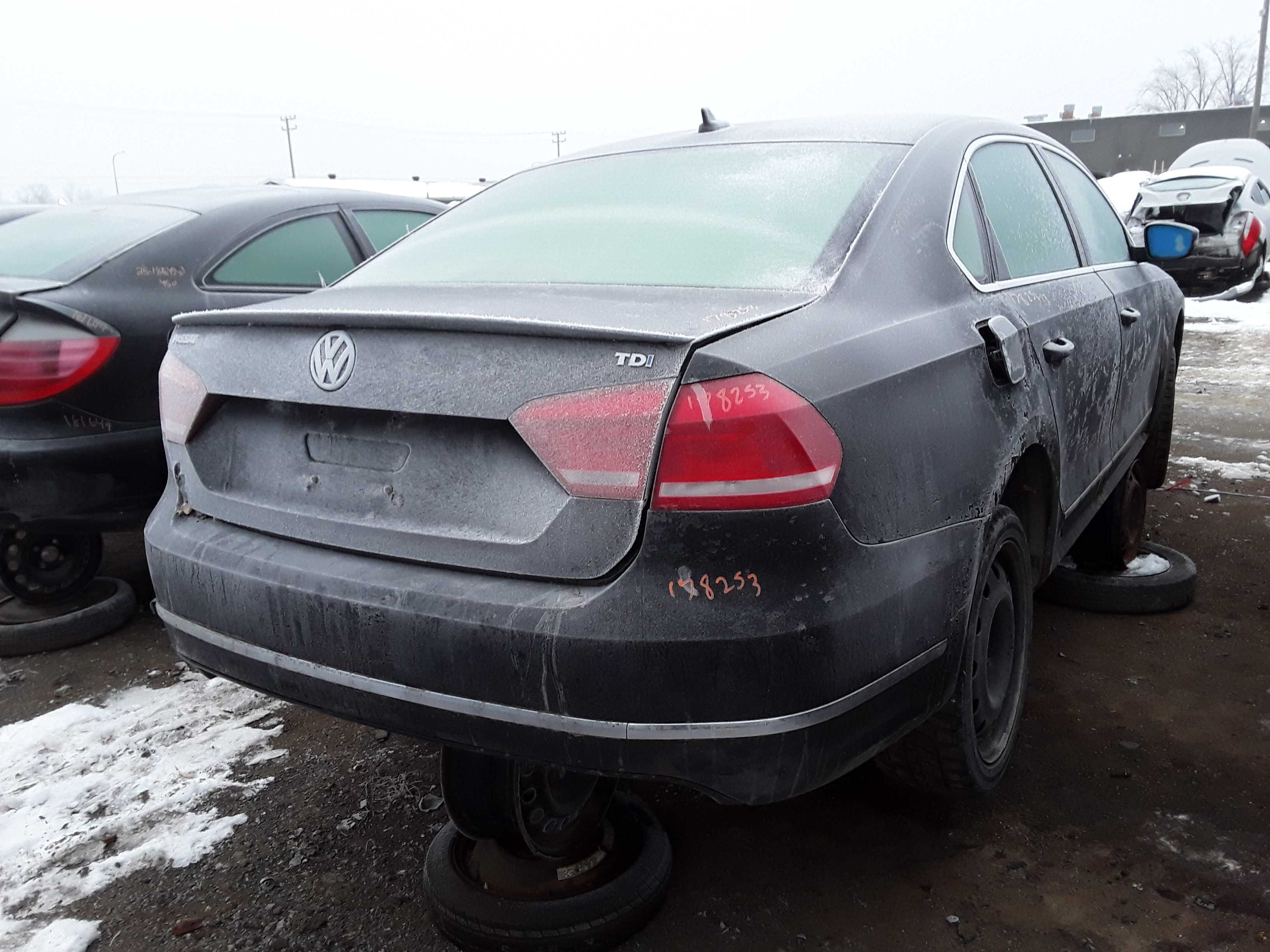 VOLKSWAGEN PASSAT 2013