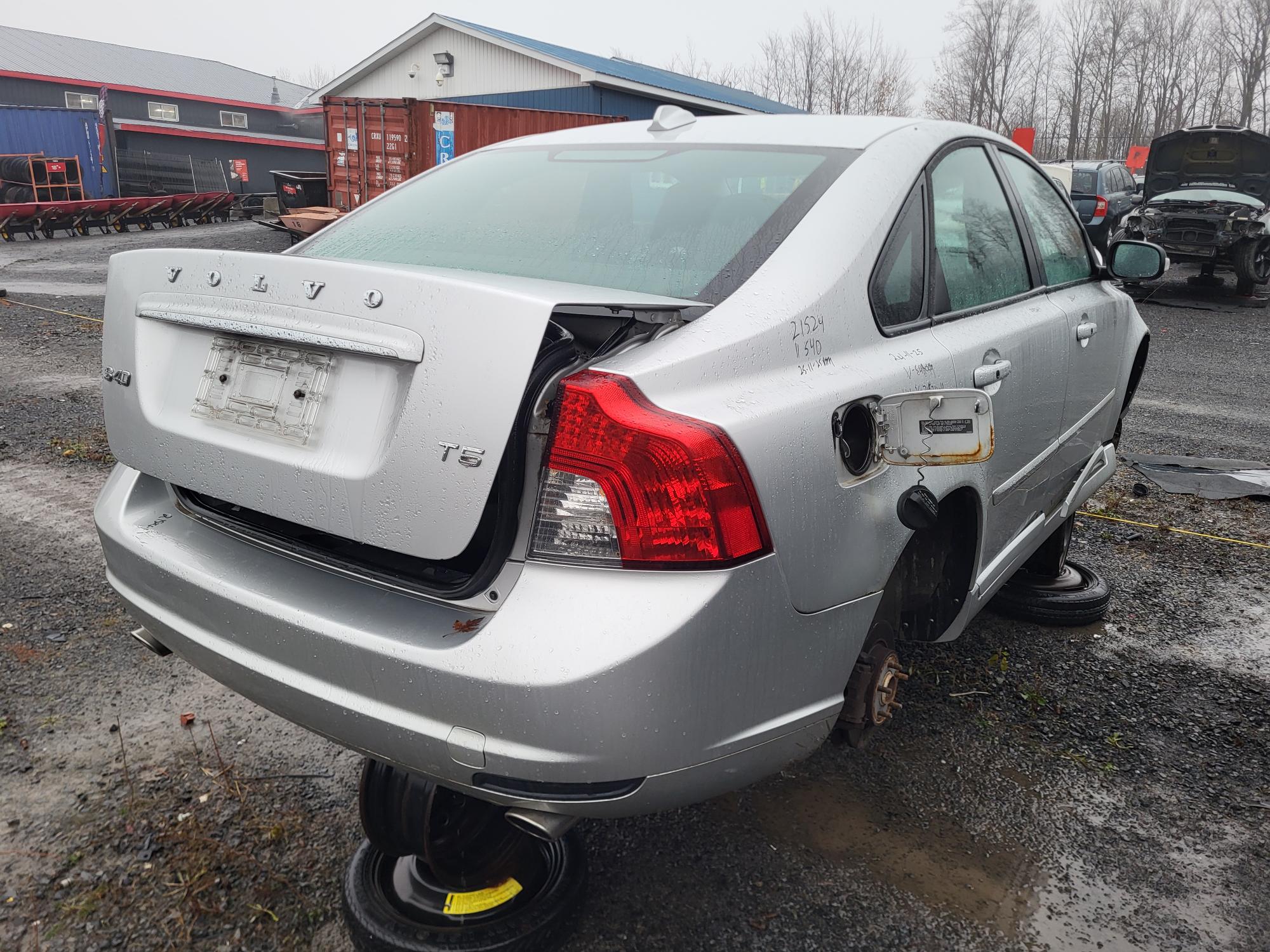 VOLVO S40 2011