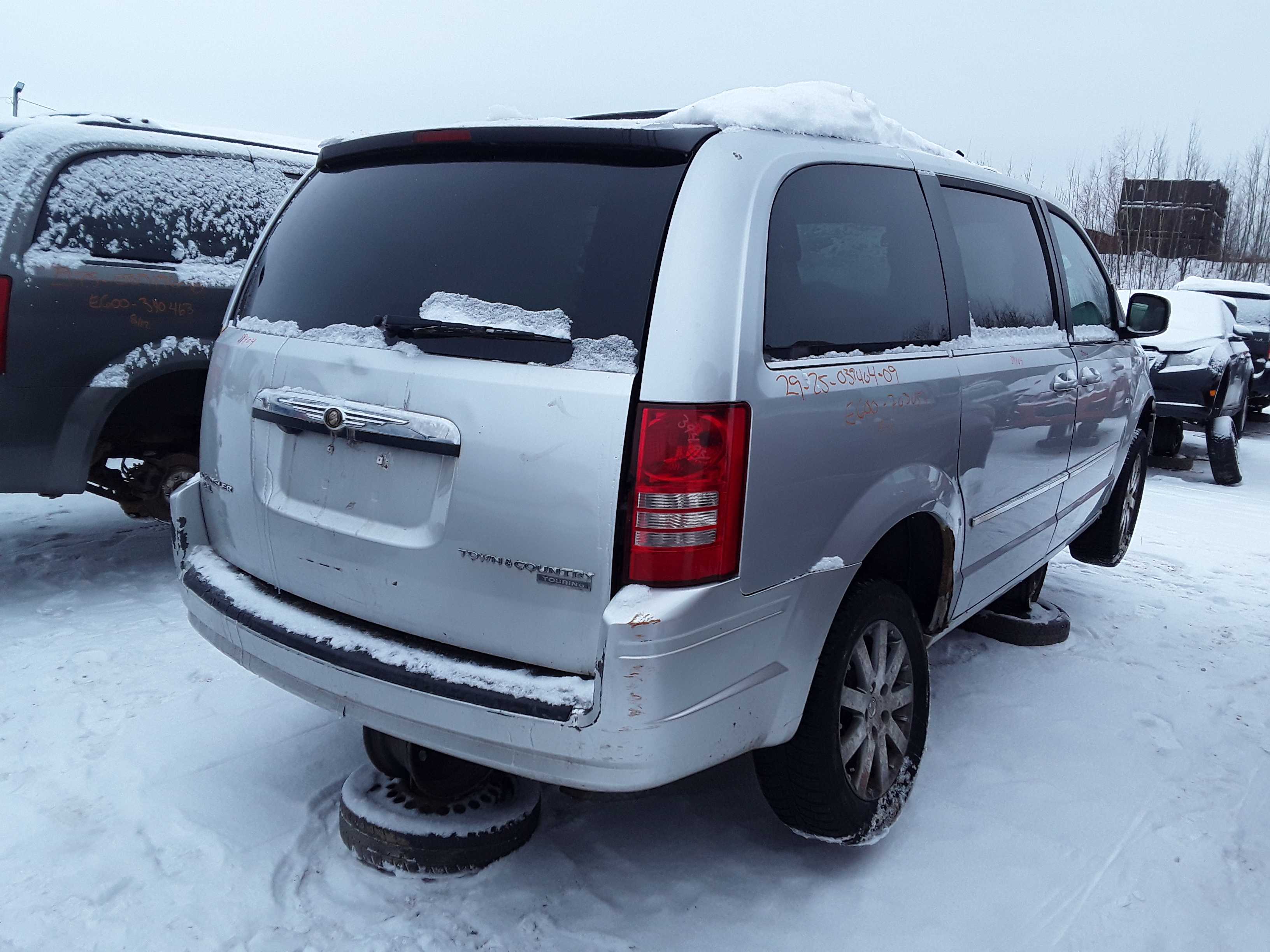 CHRYSLER TOWN & COUNTRY 2009