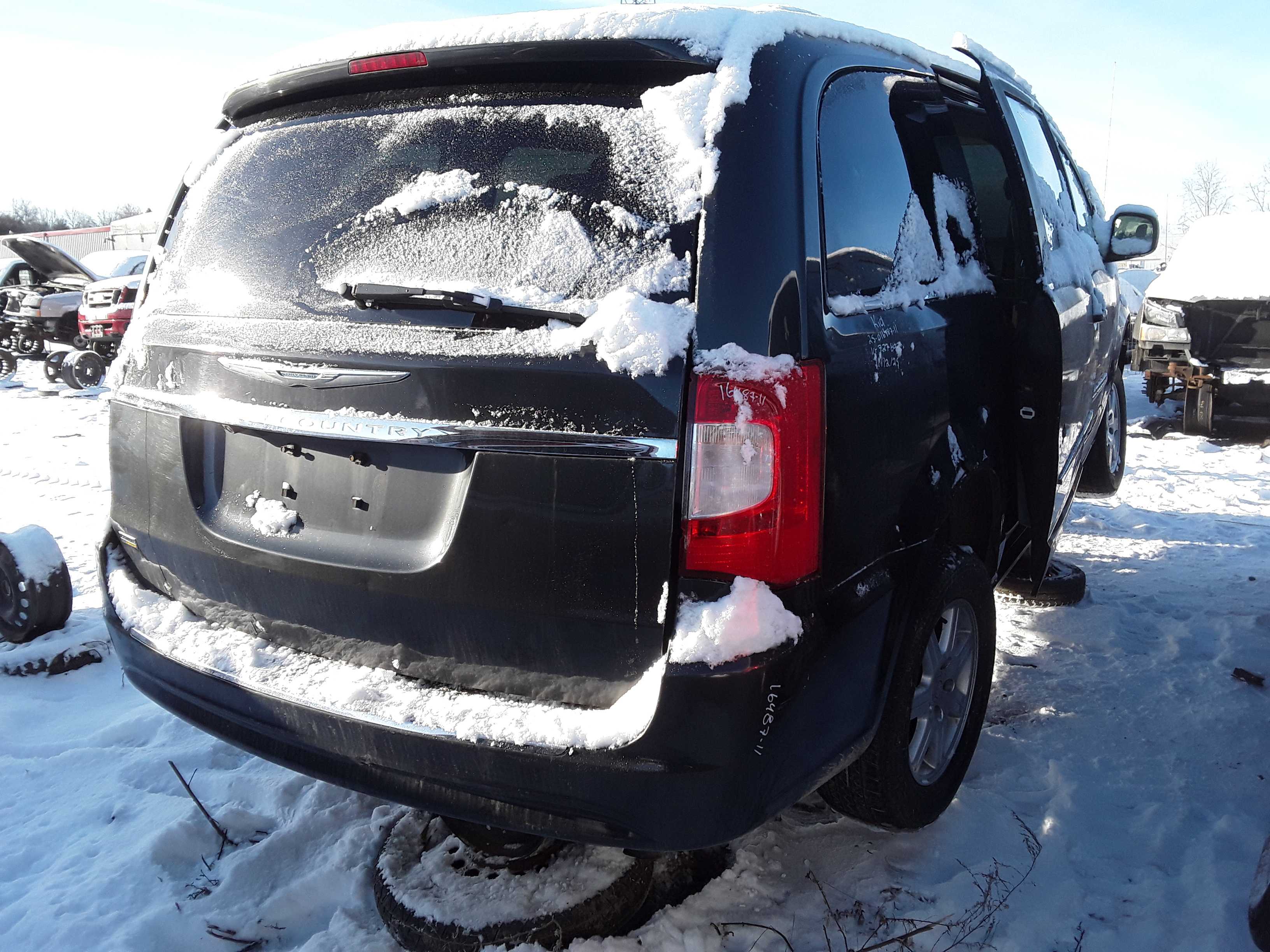 CHRYSLER TOWN &amp; COUNTRY 2011