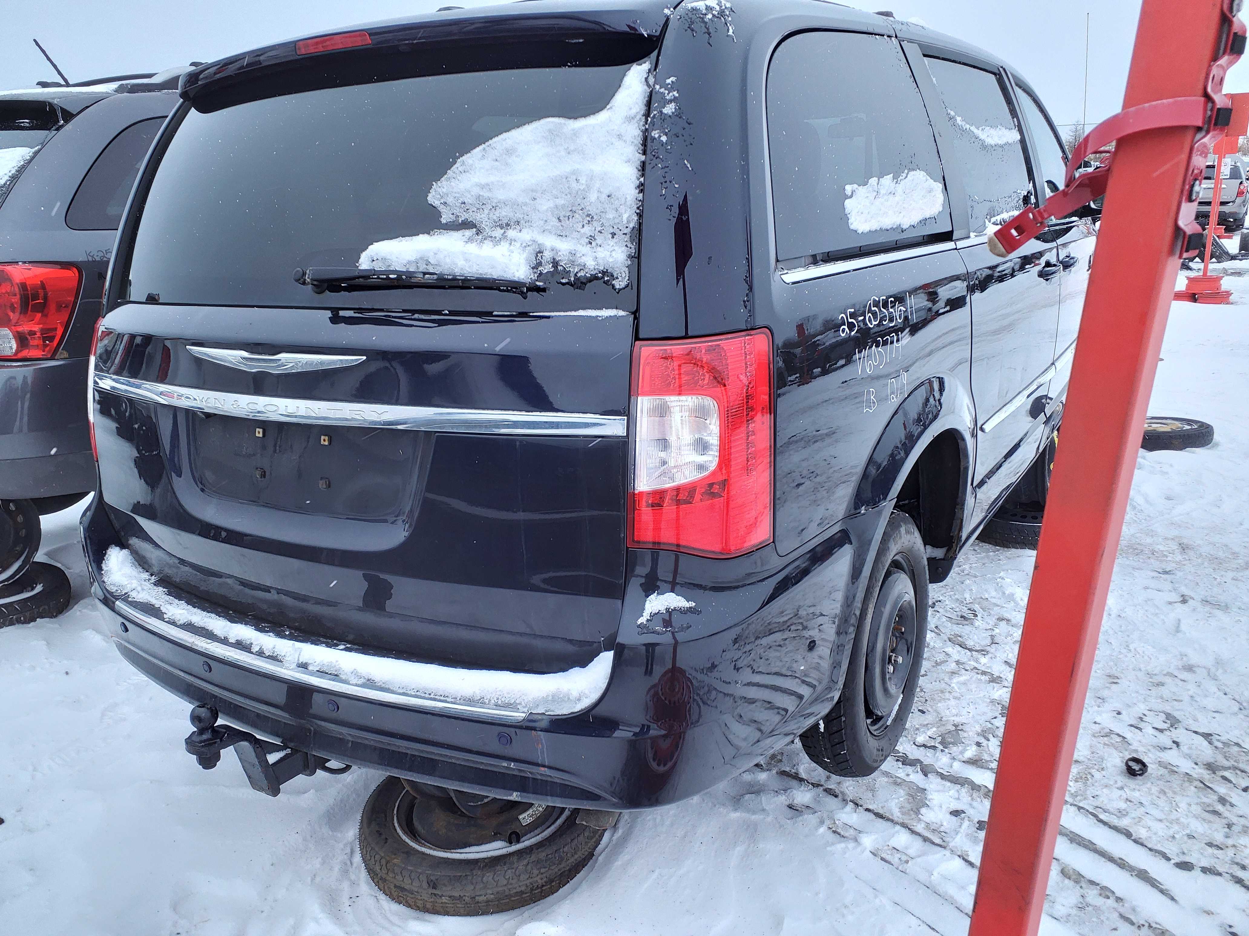 CHRYSLER TOWN &amp; COUNTRY 2011