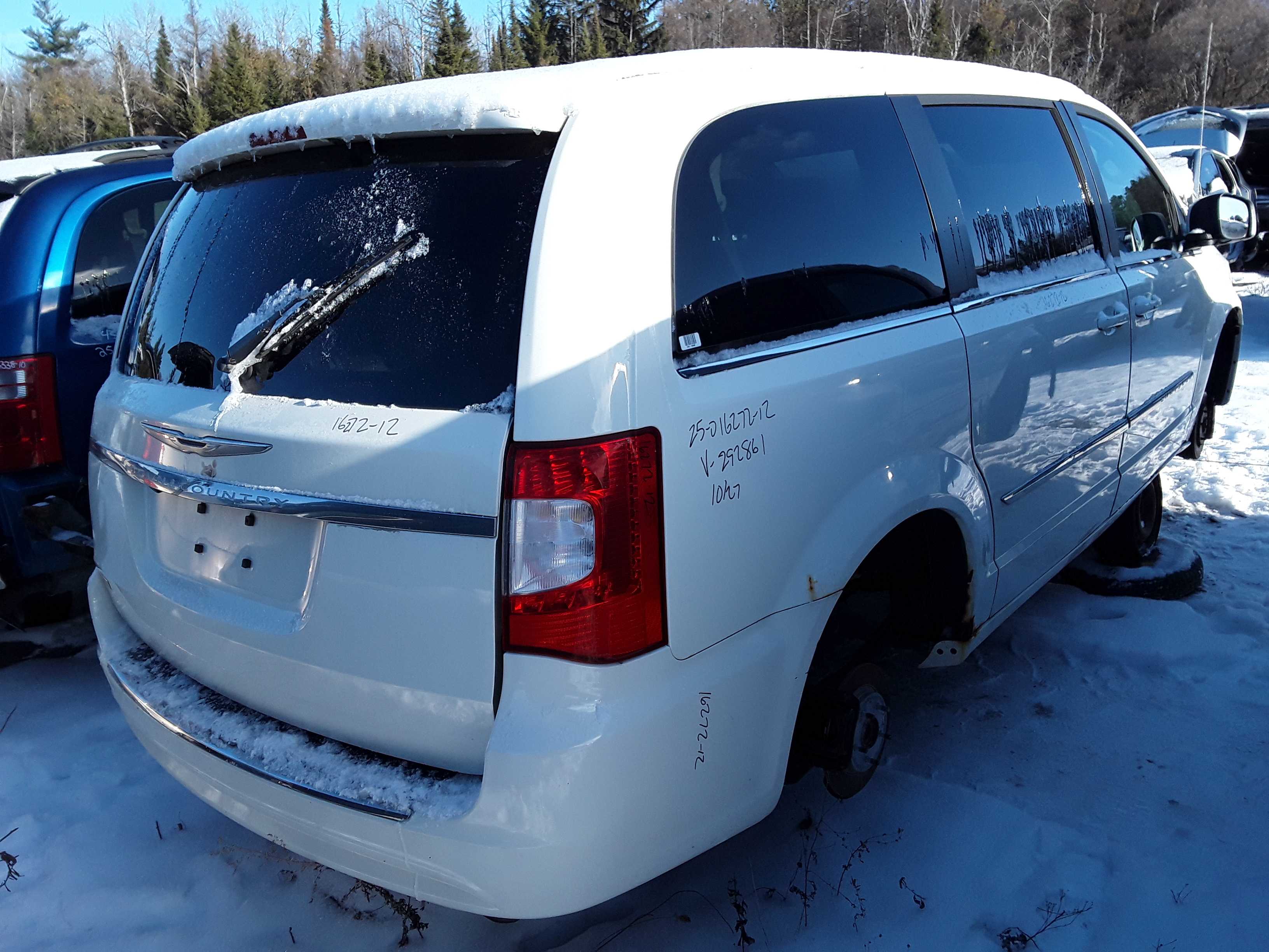 CHRYSLER TOWN &amp; COUNTRY 2012