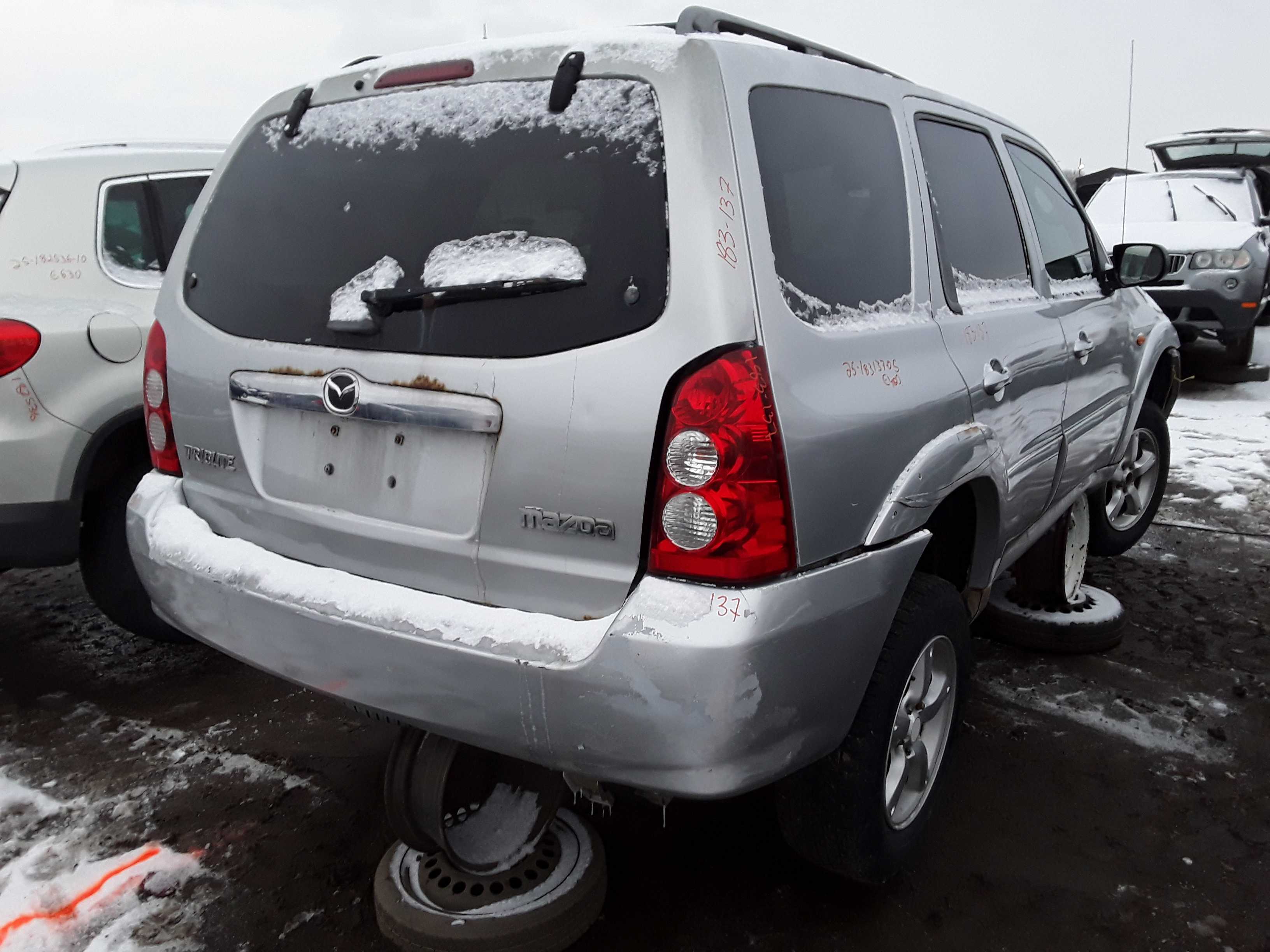 MAZDA TRIBUTE 2005