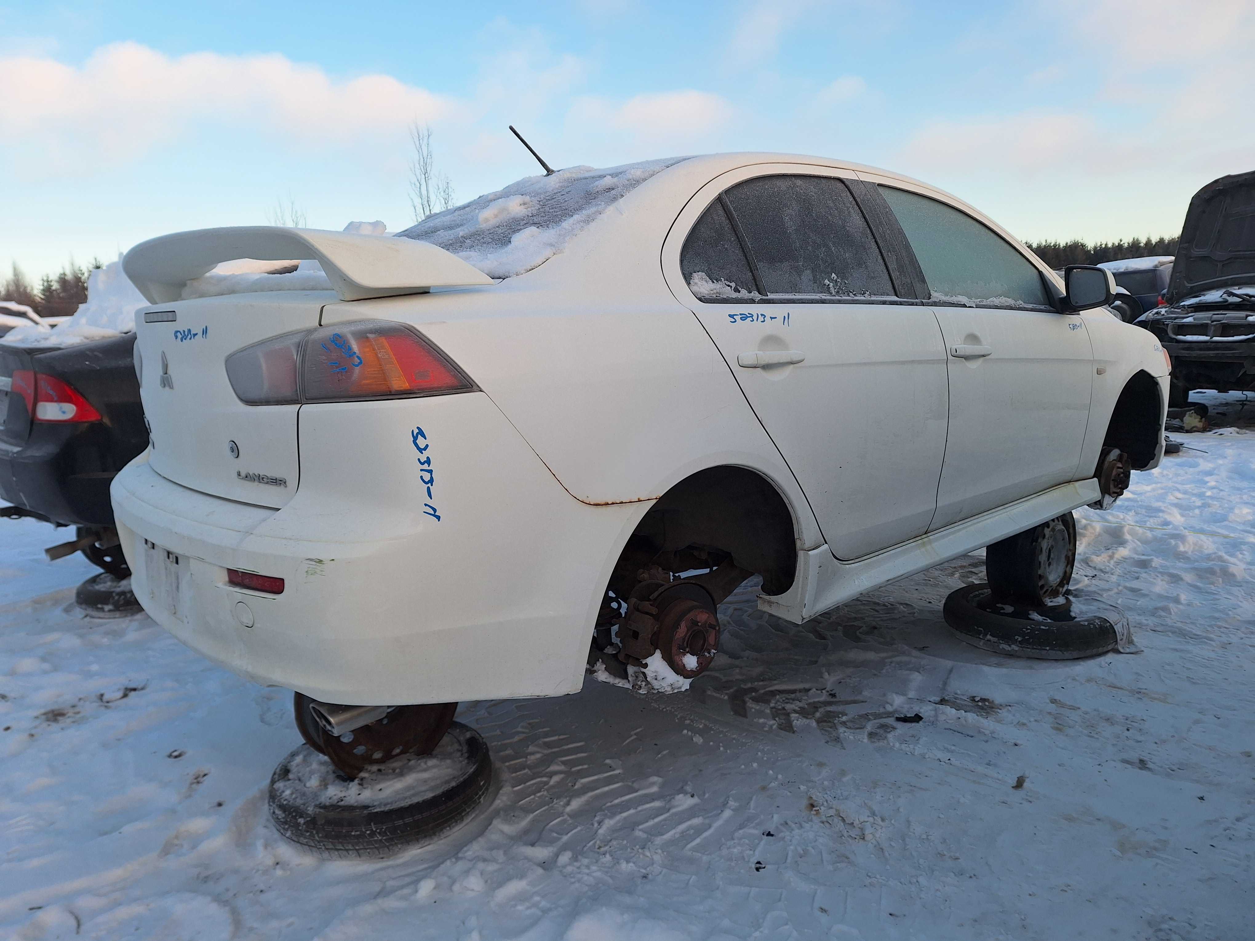 MITSUBISHI LANCER 2011