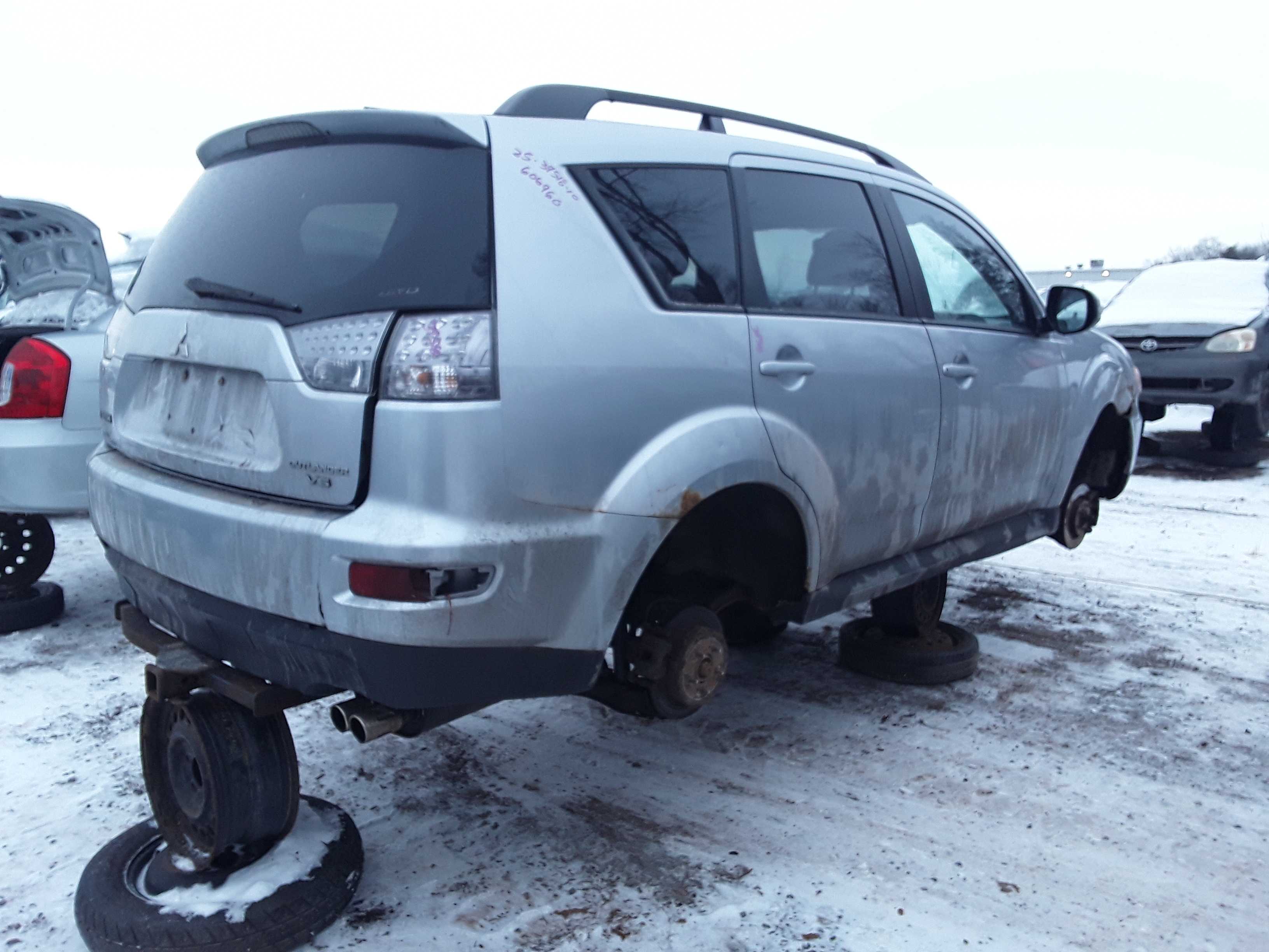 MITSUBISHI OUTLANDER 2010