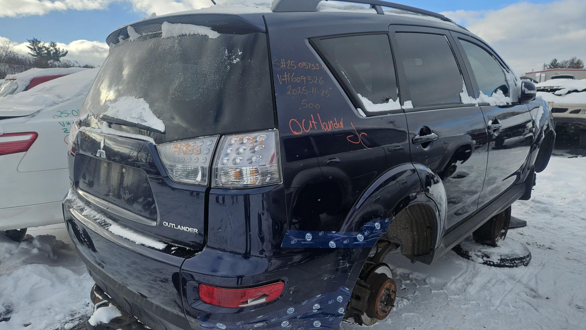 MITSUBISHI OUTLANDER 2011