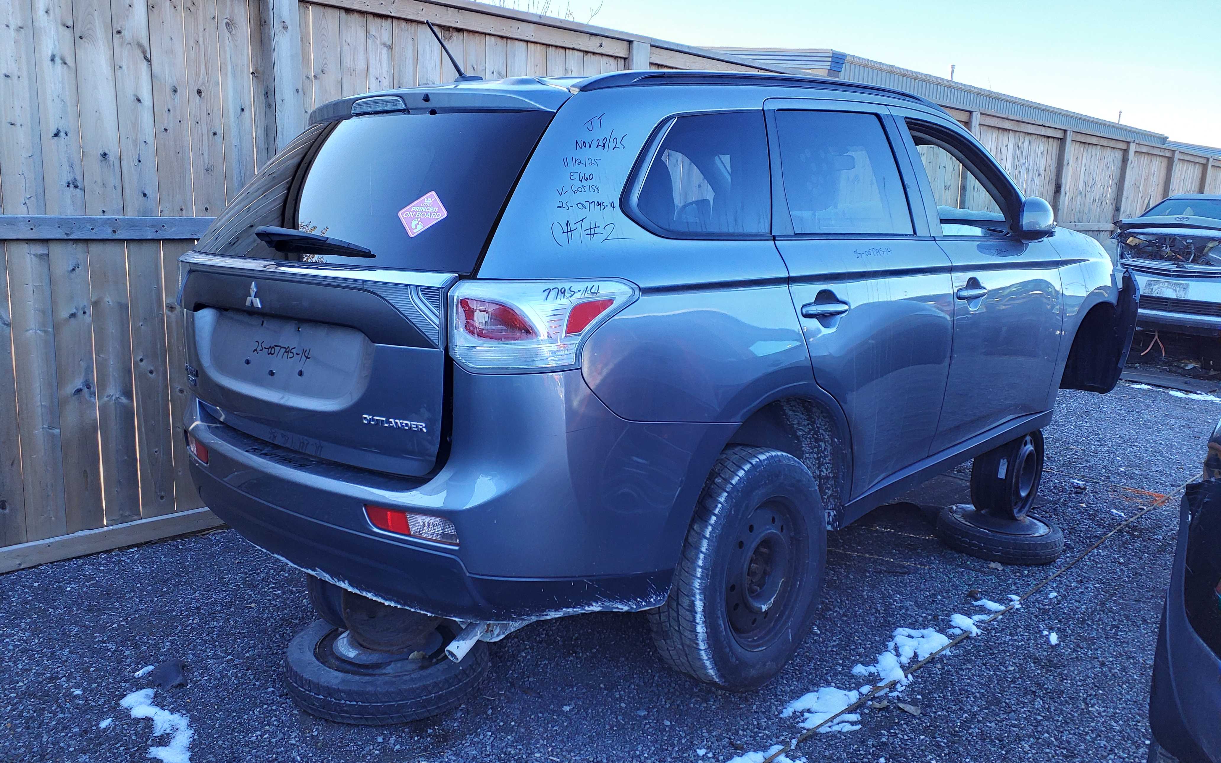 MITSUBISHI OUTLANDER 2014