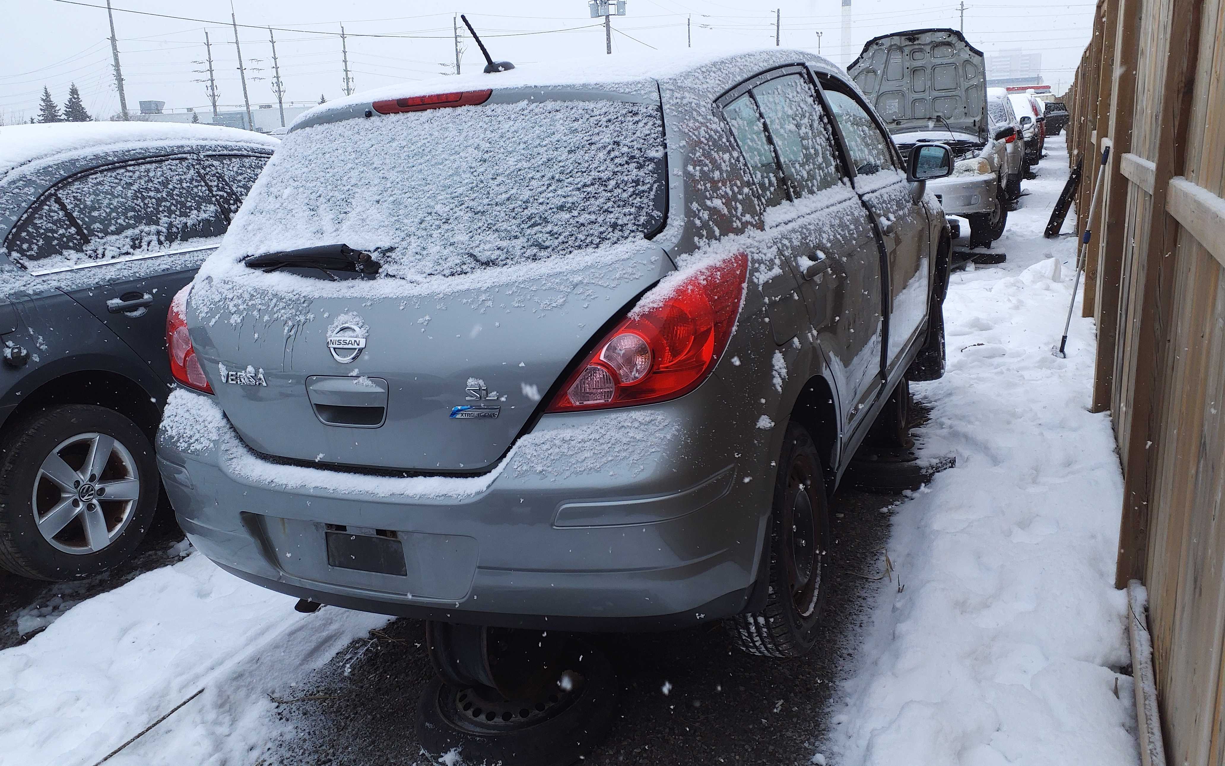 NISSAN VERSA 2010