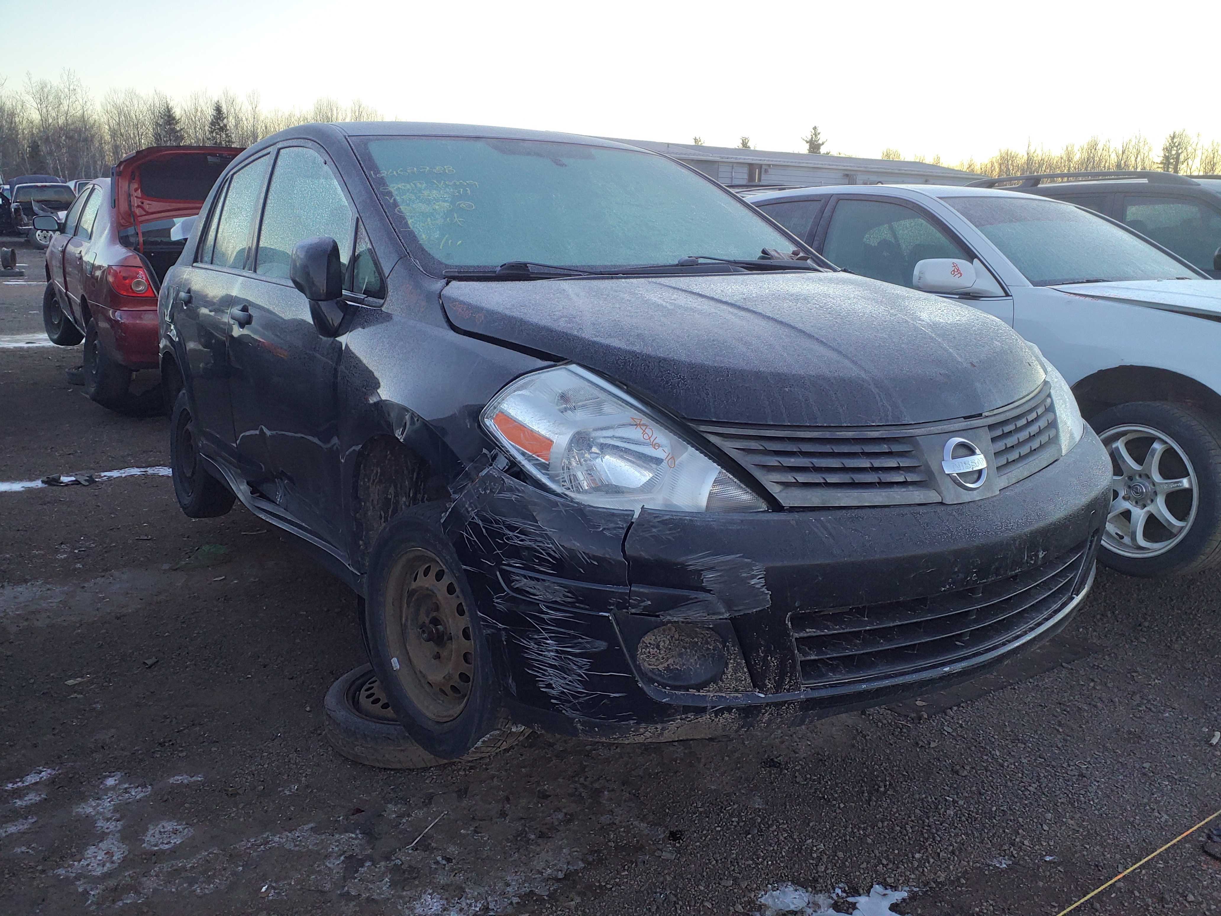 NISSAN VERSA 2010