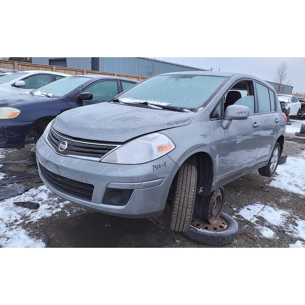NISSAN VERSA 2011