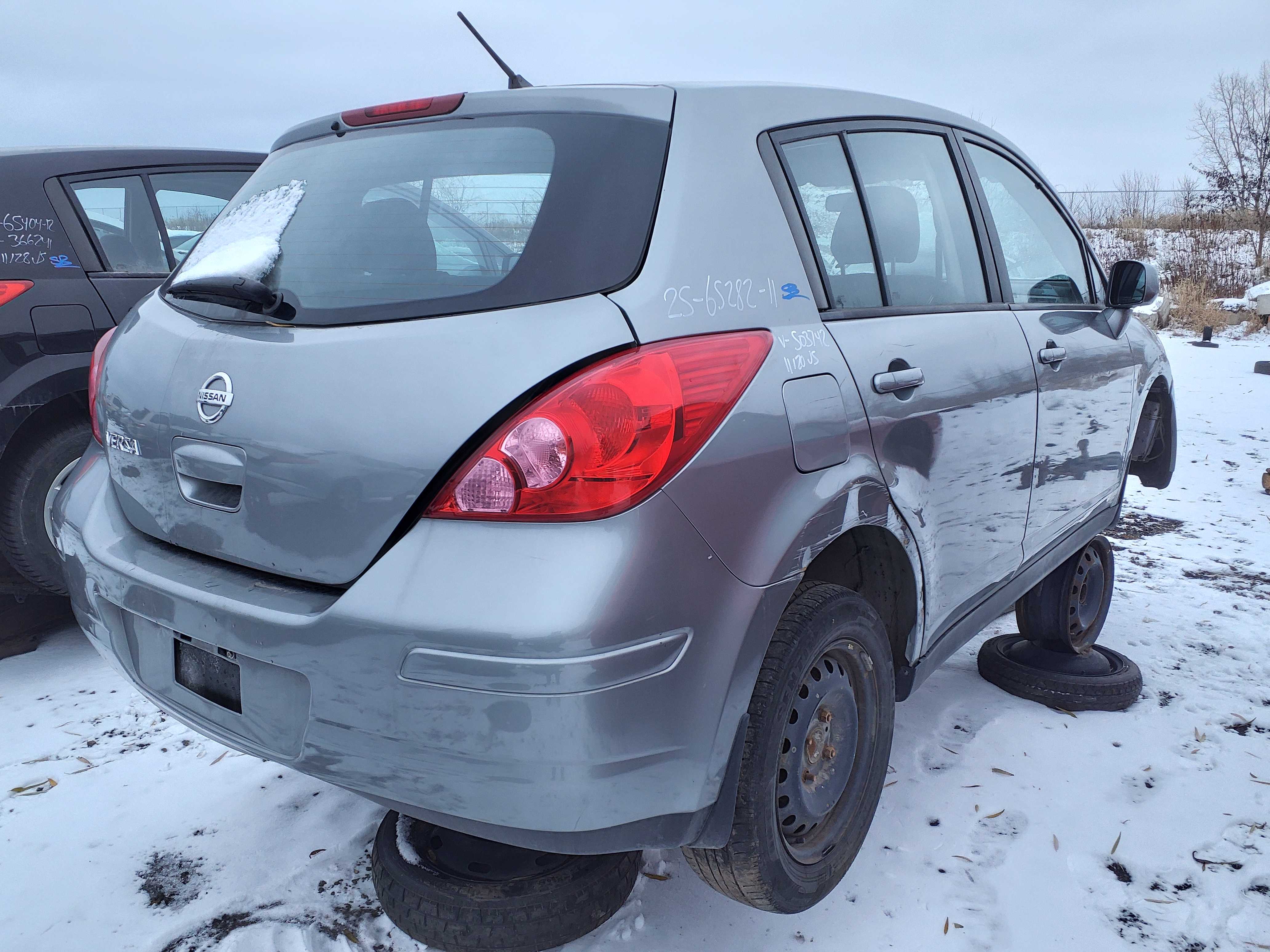 NISSAN VERSA 2011