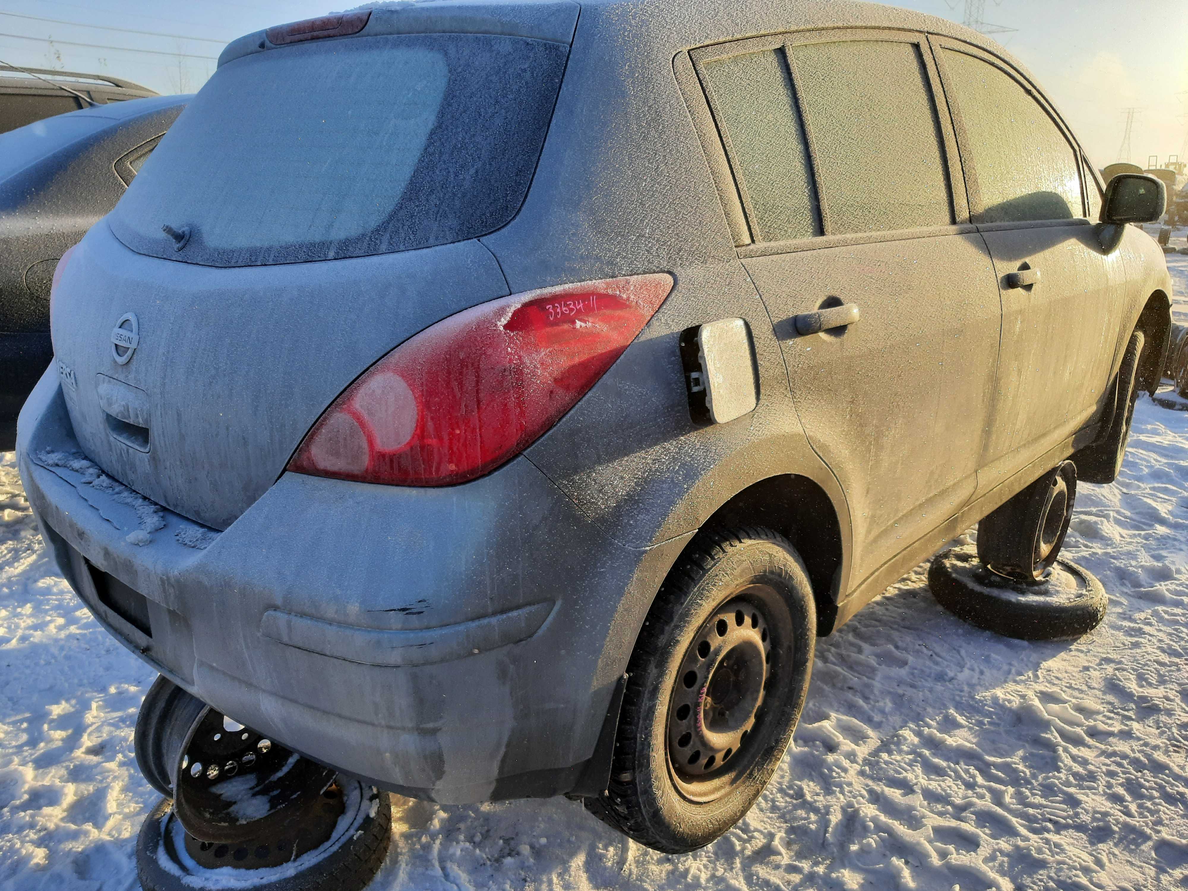 NISSAN VERSA 2011