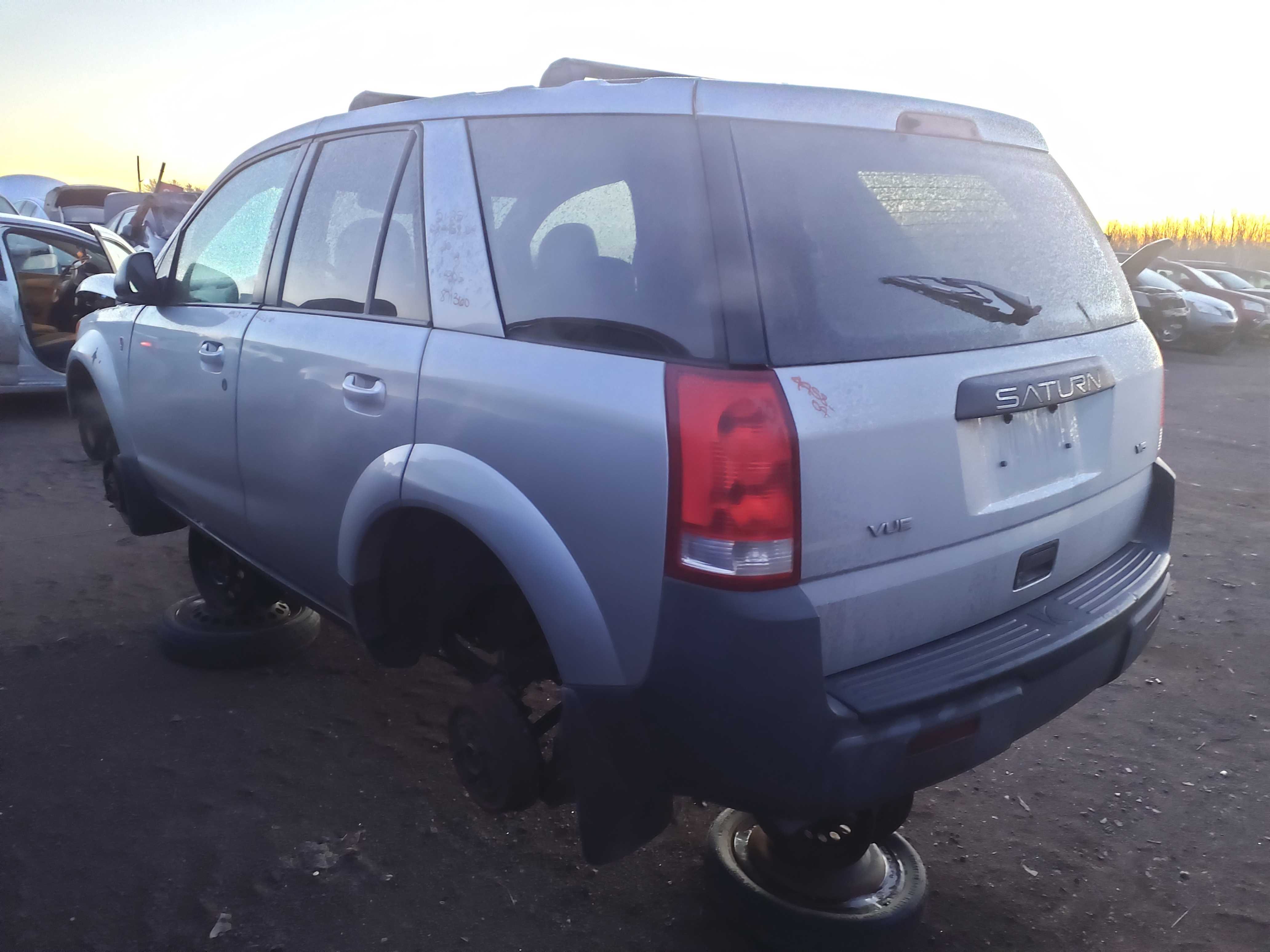 SATURN VUE 2004