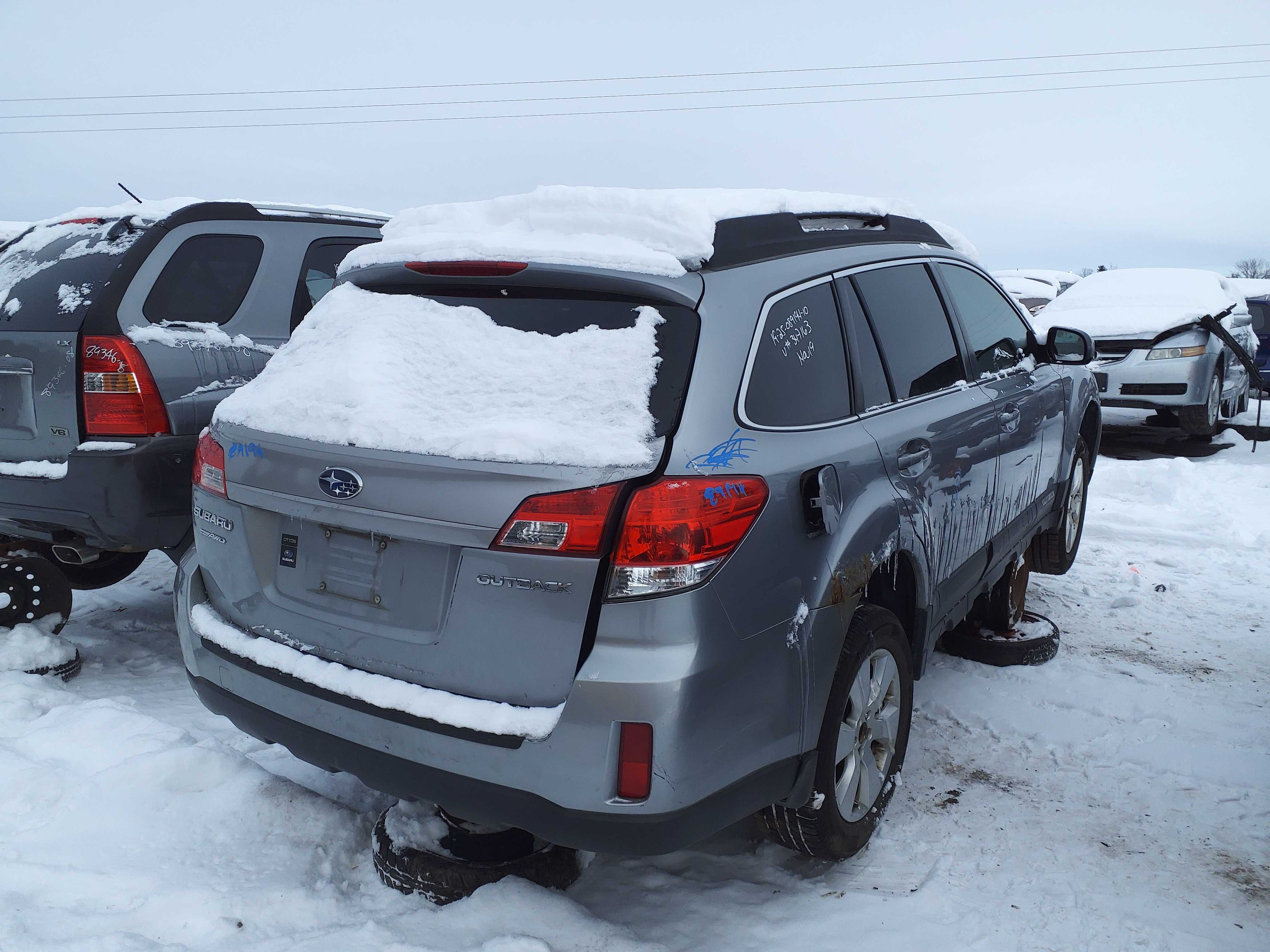 SUBARU OUTBACK 2010