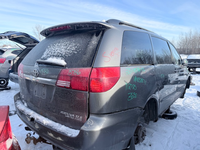 TOYOTA SIENNA 2005