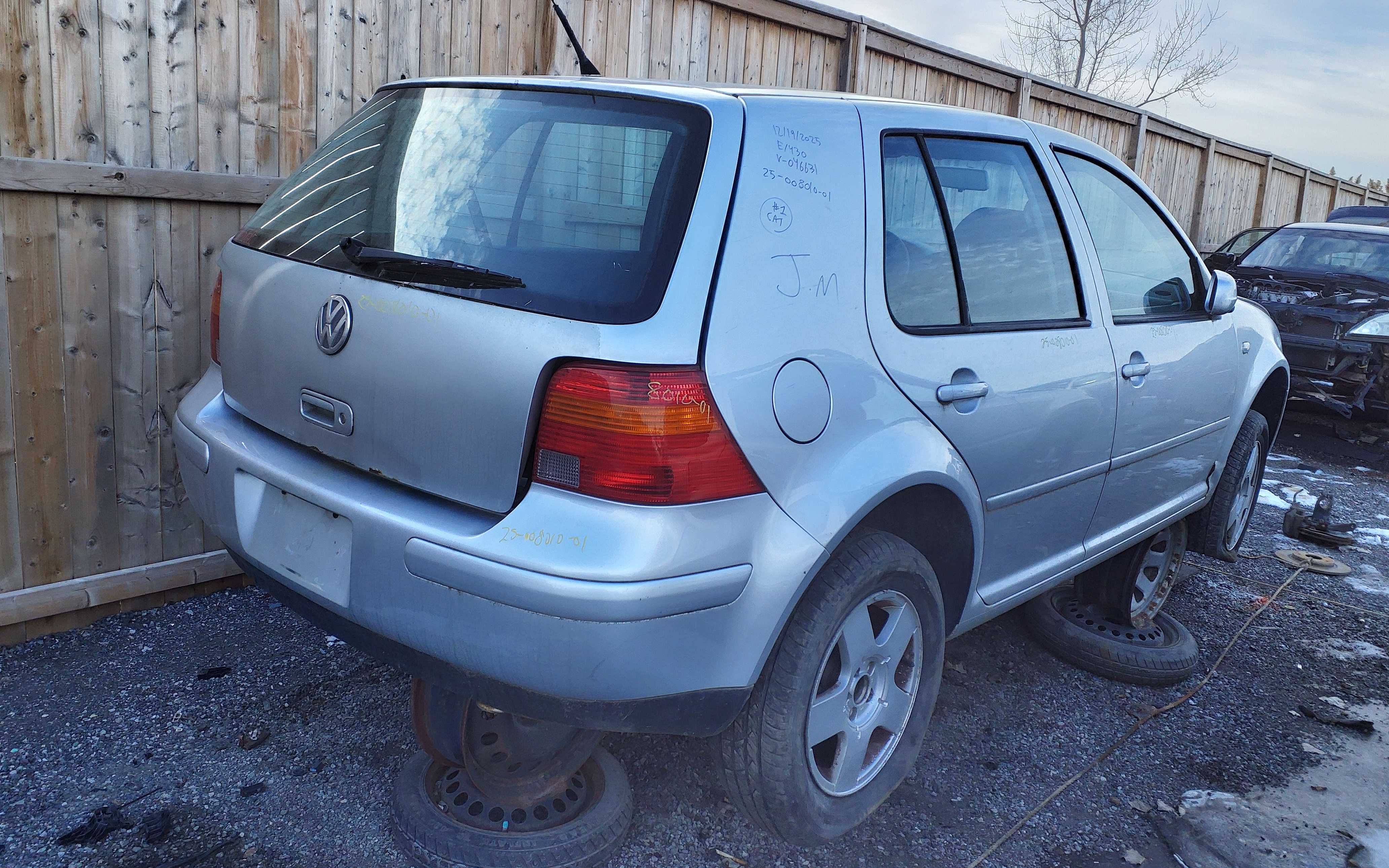 VOLKSWAGEN GOLF 2001