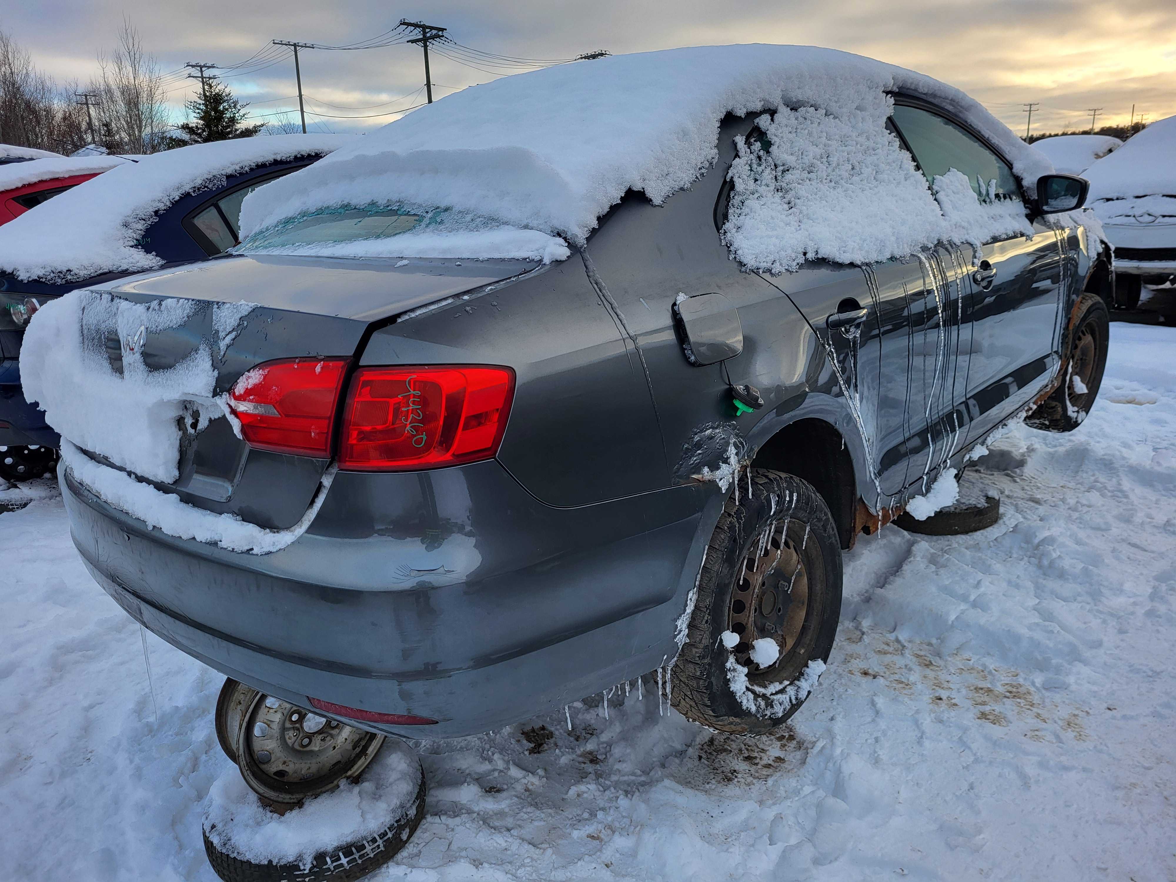 VOLKSWAGEN JETTA 2011