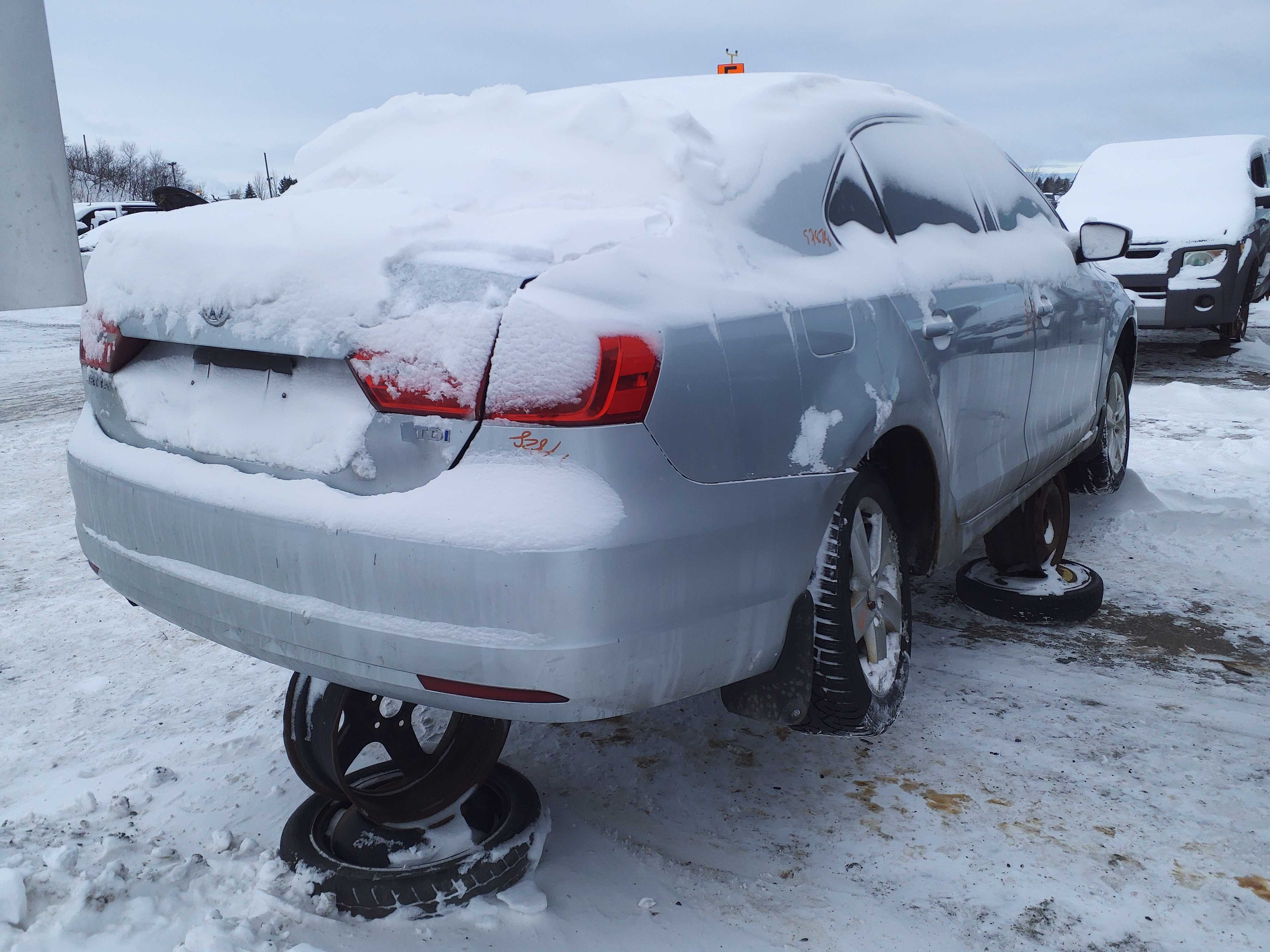 VOLKSWAGEN JETTA 2011