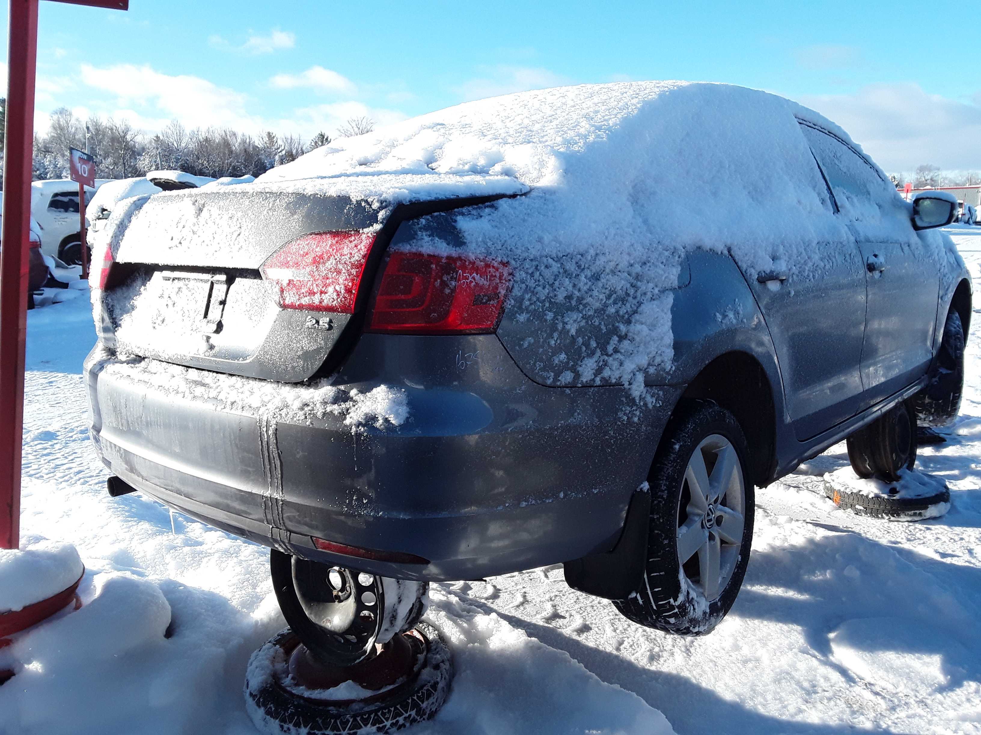 VOLKSWAGEN JETTA 2011