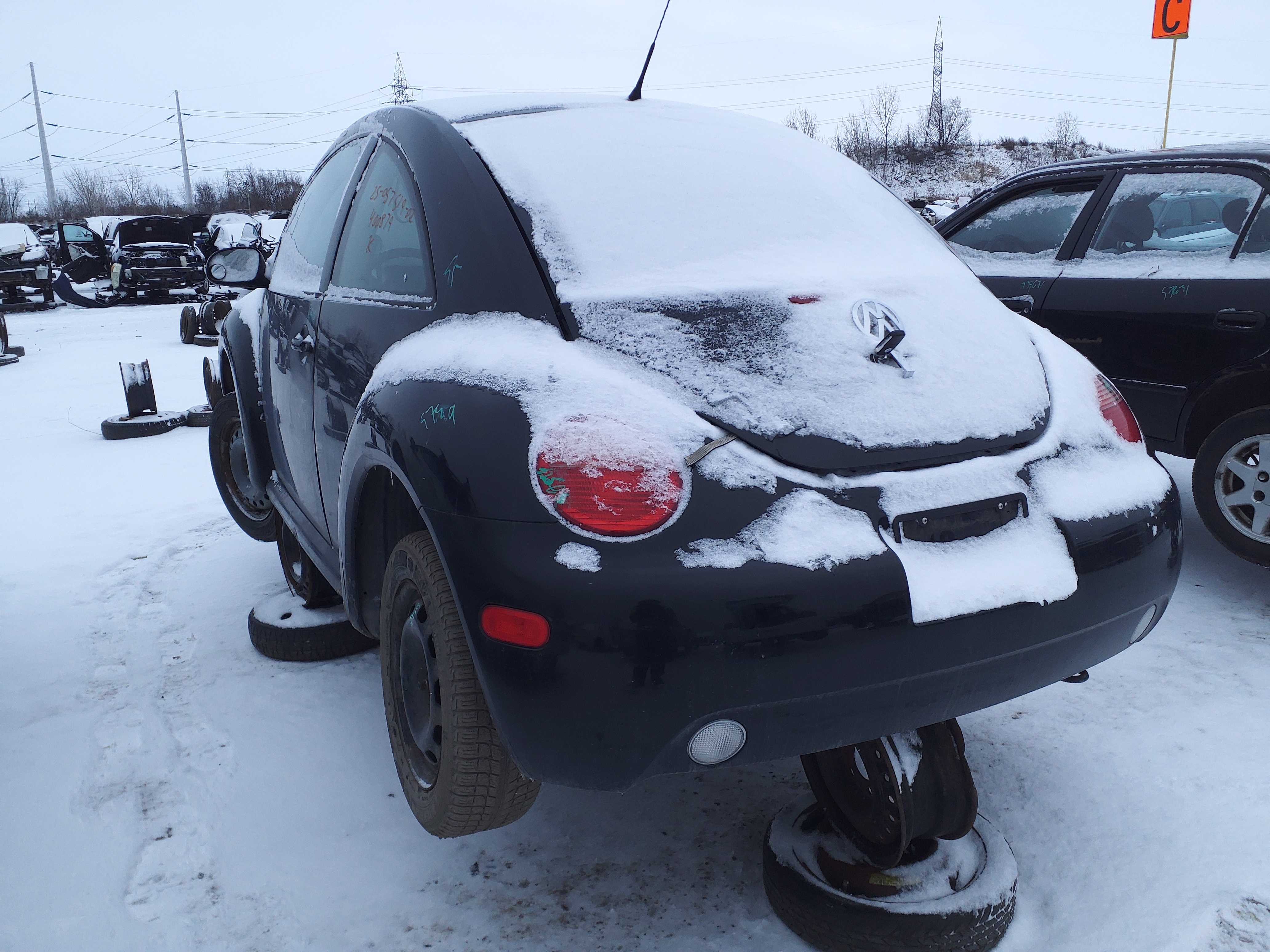 VOLKSWAGEN NEW BEETLE 2002