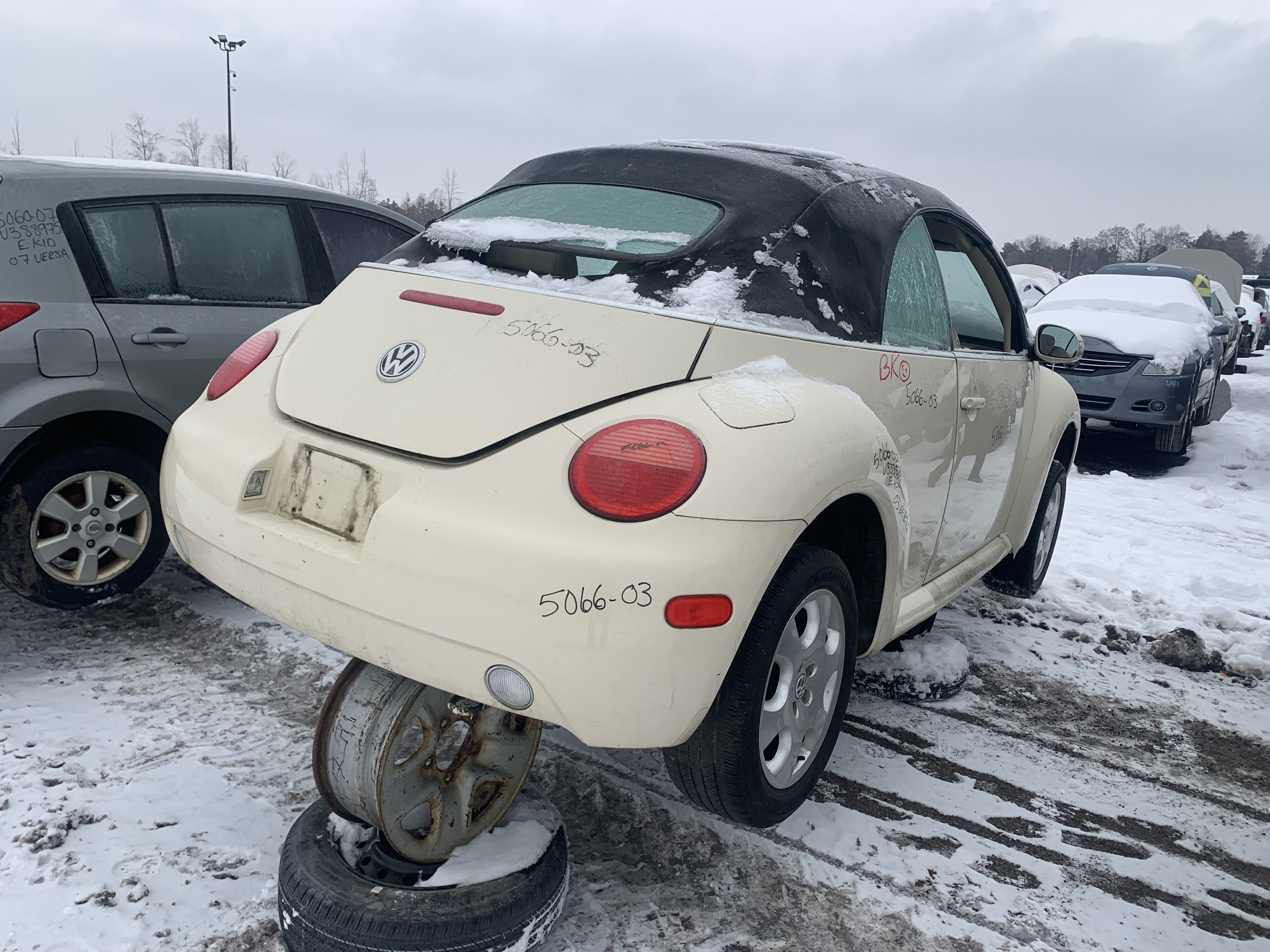 VOLKSWAGEN NEW BEETLE 2003