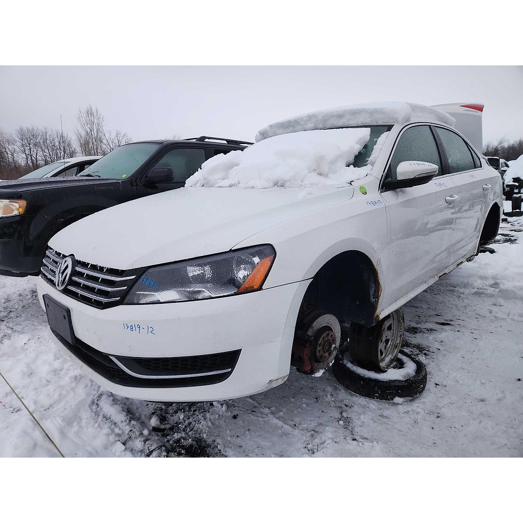 VOLKSWAGEN PASSAT 2012