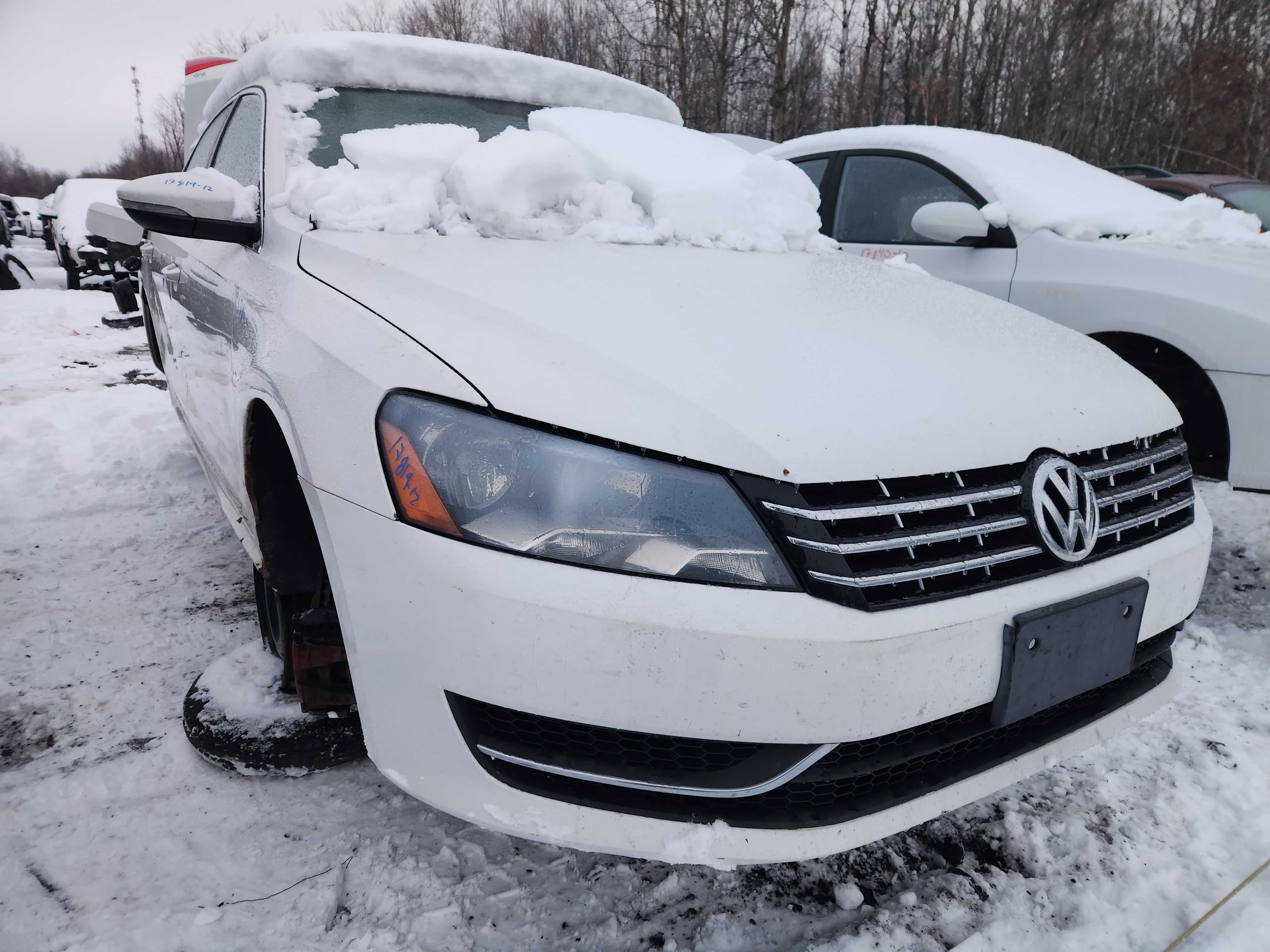 VOLKSWAGEN PASSAT 2012