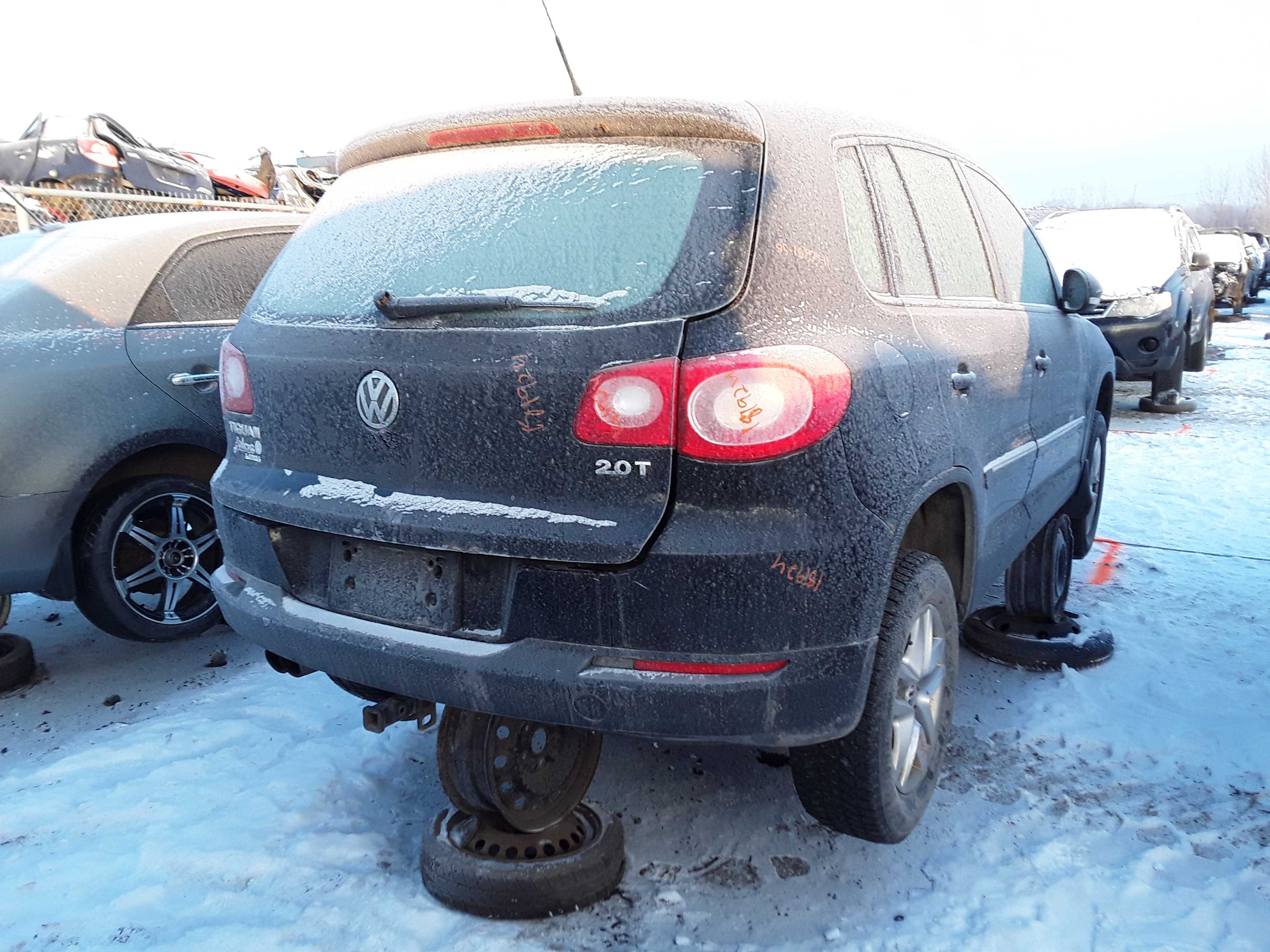 VOLKSWAGEN TIGUAN 2011