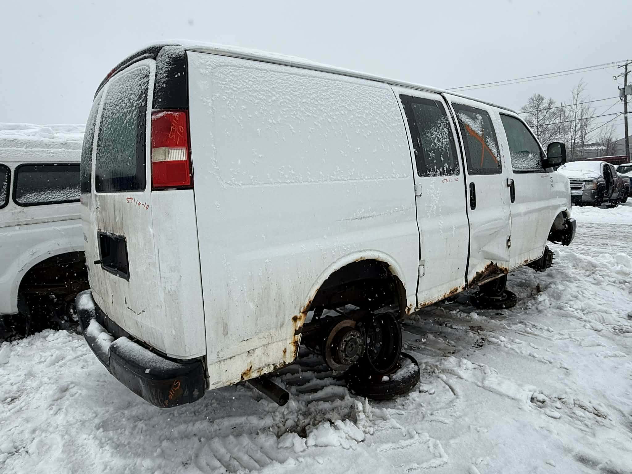 CHEVROLET EXPRESS VAN 2010