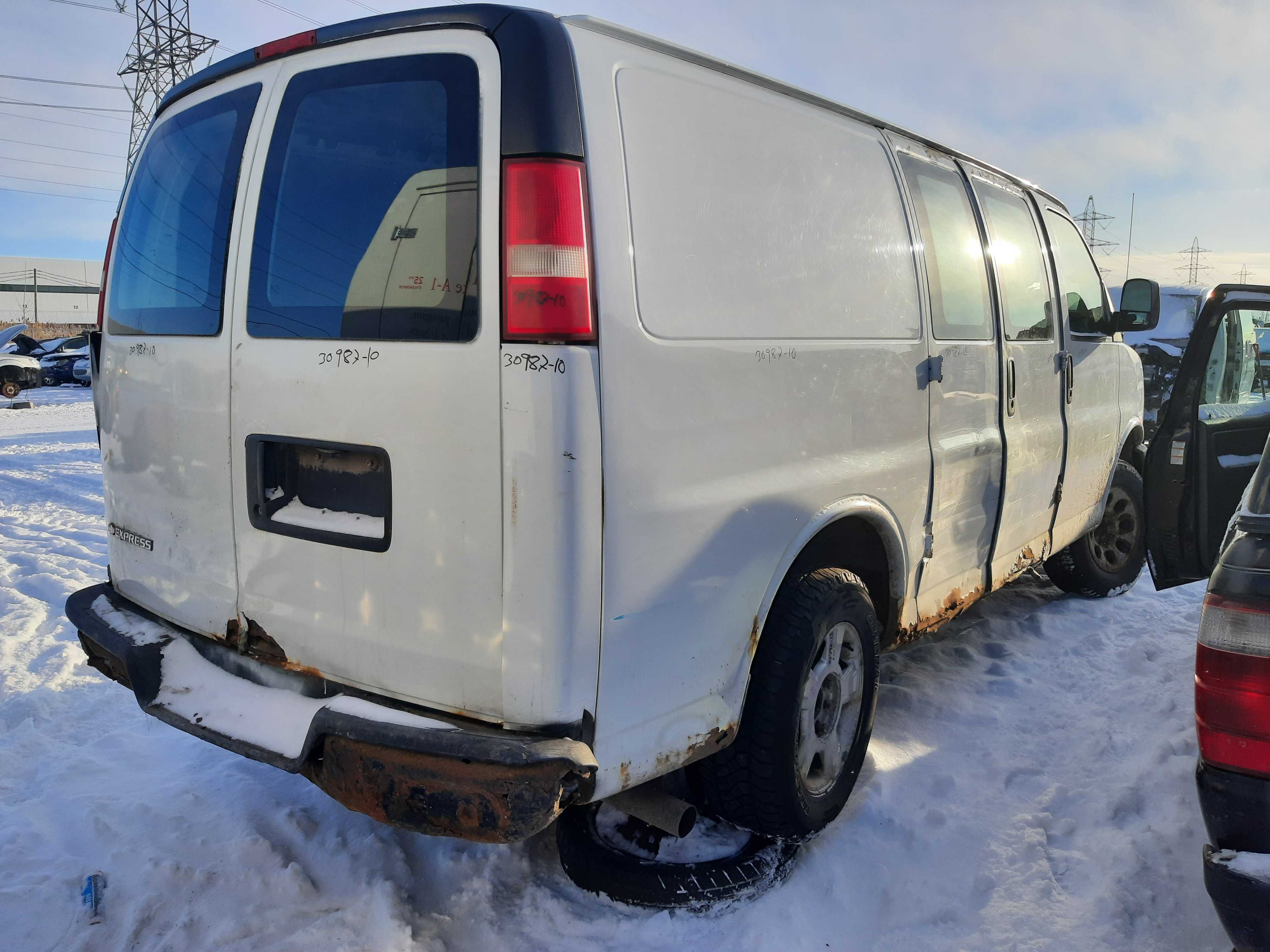 CHEVROLET EXPRESS VAN 2010