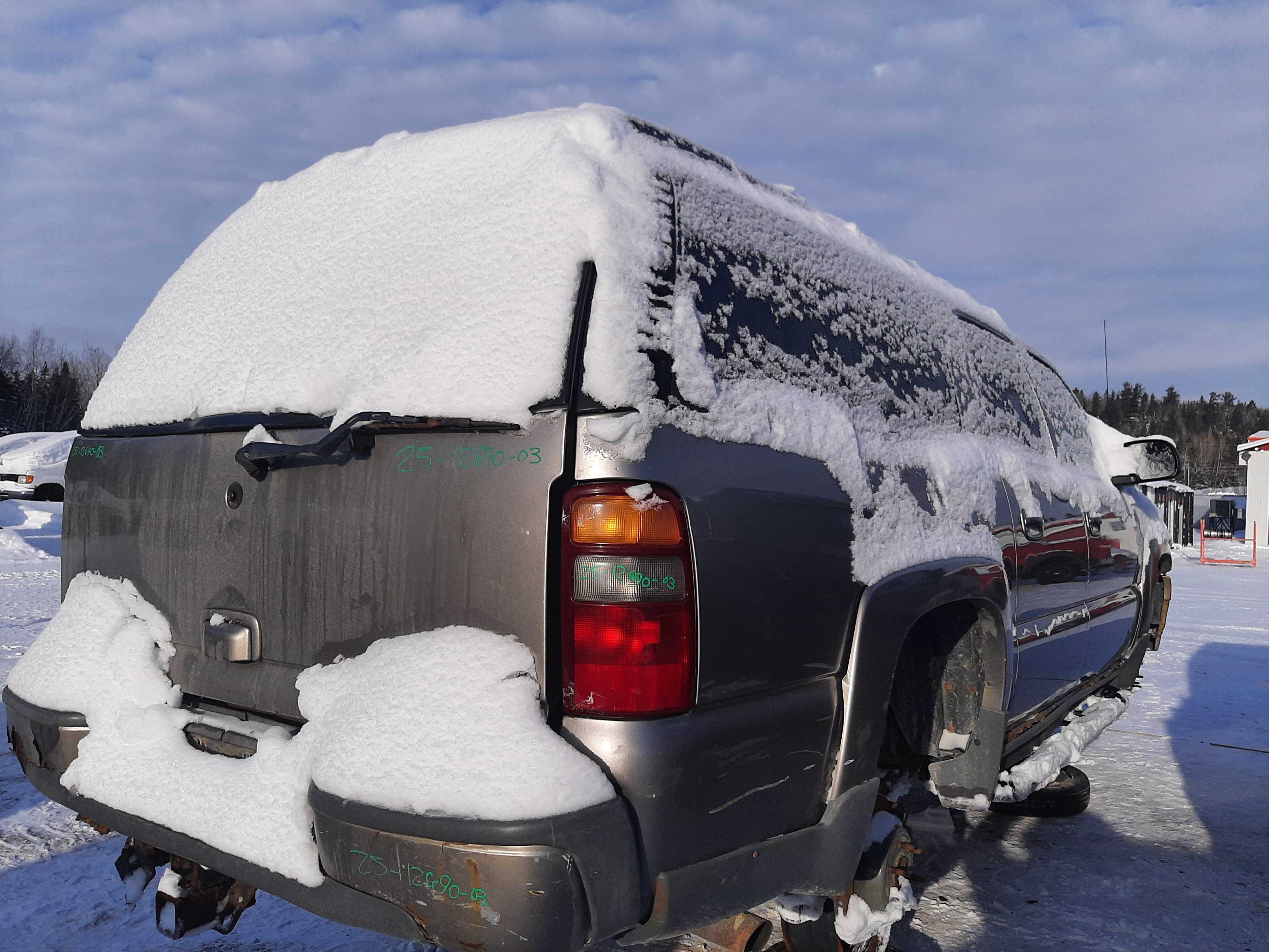 CHEVROLET SUBURBAN 2003