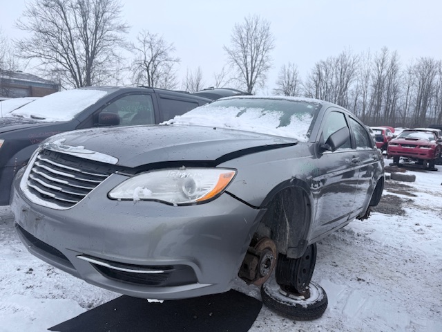 CHRYSLER 200 2013