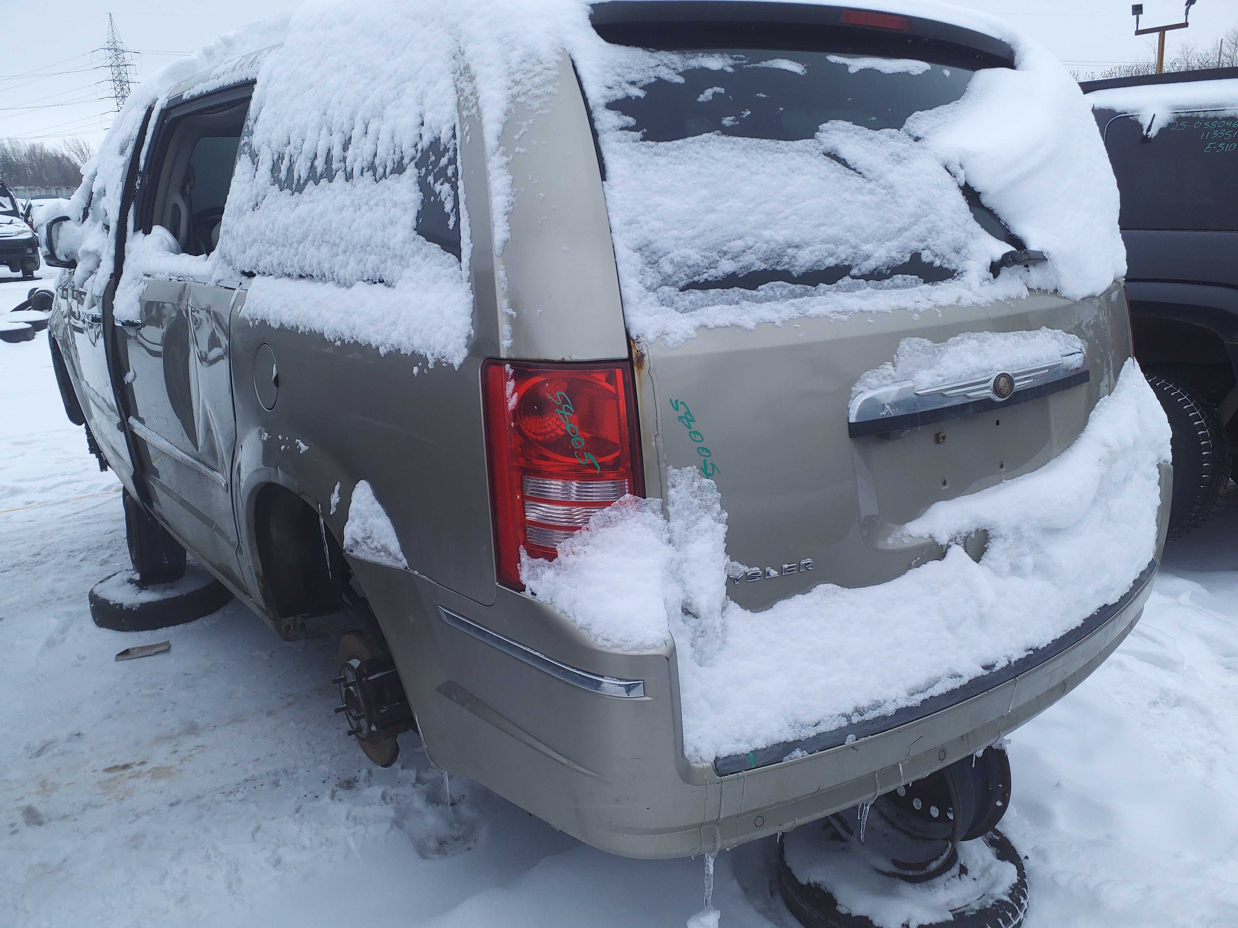 CHRYSLER TOWN &amp; COUNTRY 2009