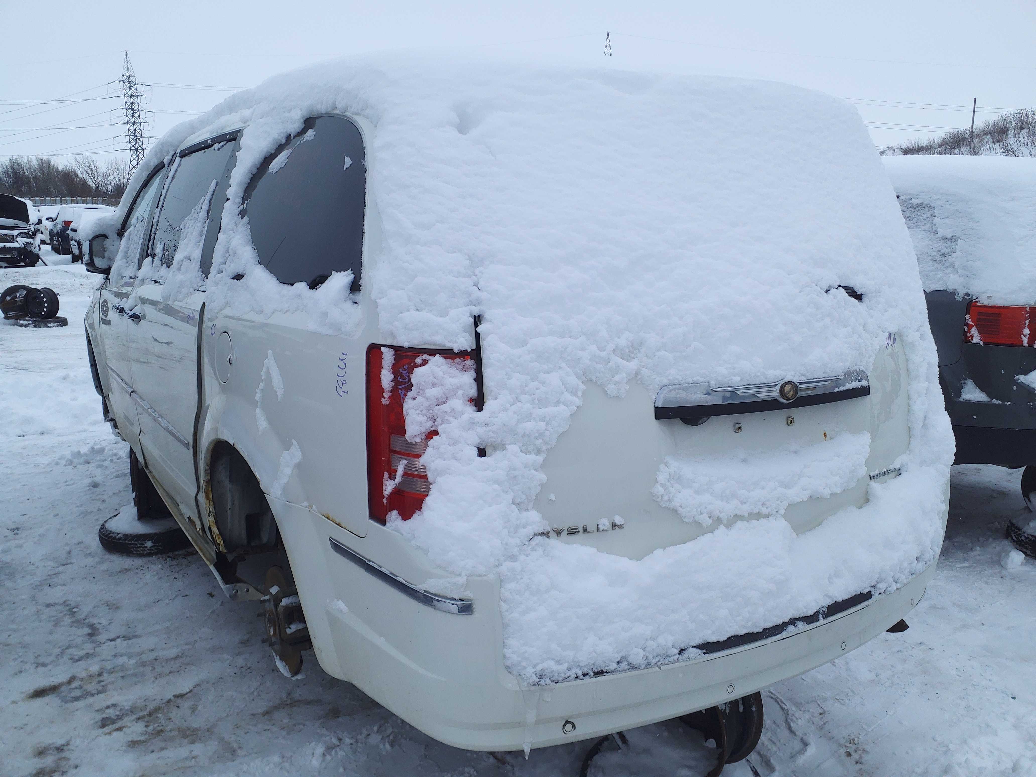 CHRYSLER TOWN &amp; COUNTRY 2010