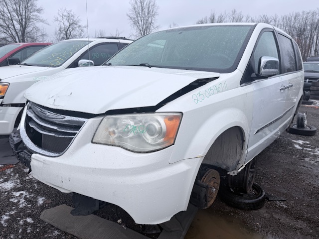CHRYSLER TOWN &amp; COUNTRY 2011