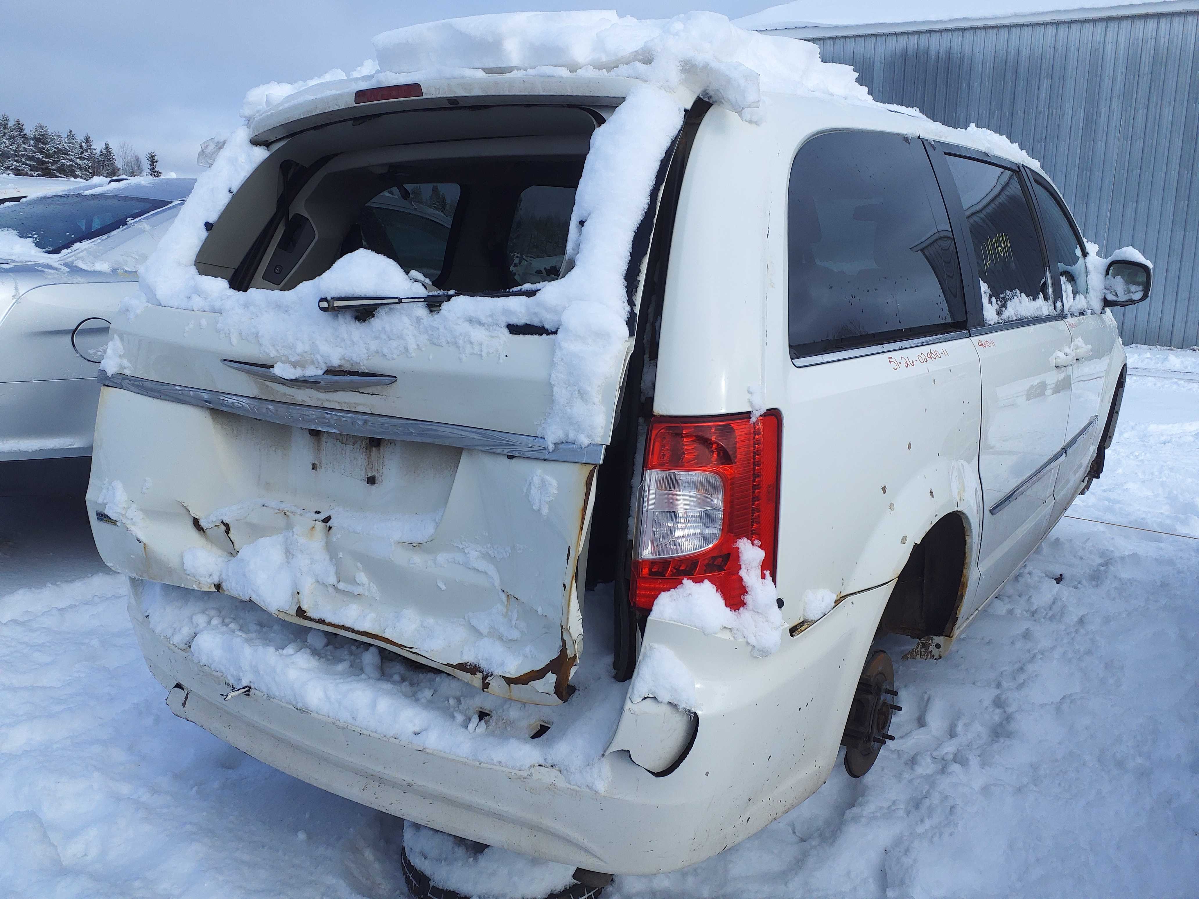 CHRYSLER TOWN &amp; COUNTRY 2011