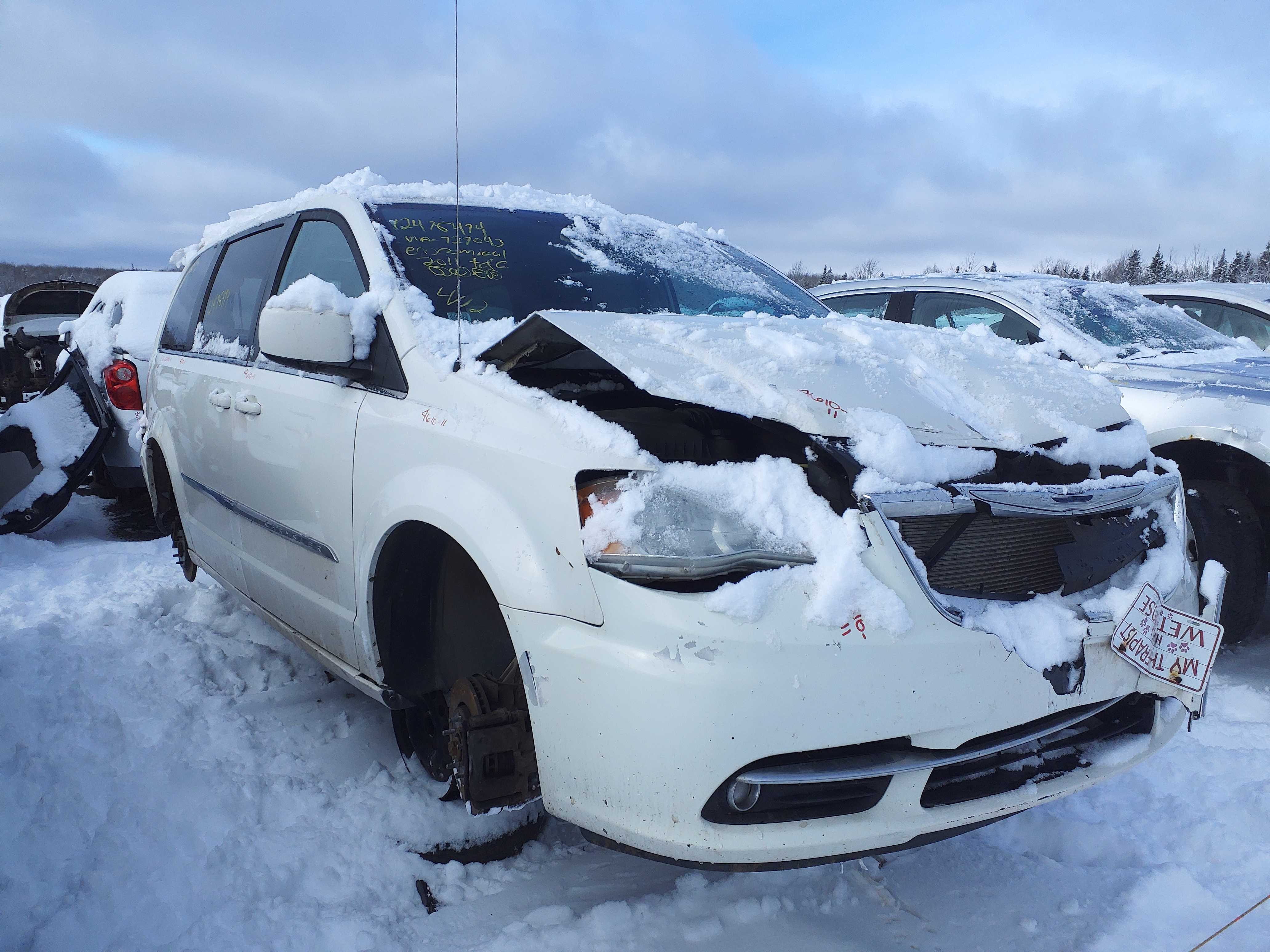 CHRYSLER TOWN &amp; COUNTRY 2011