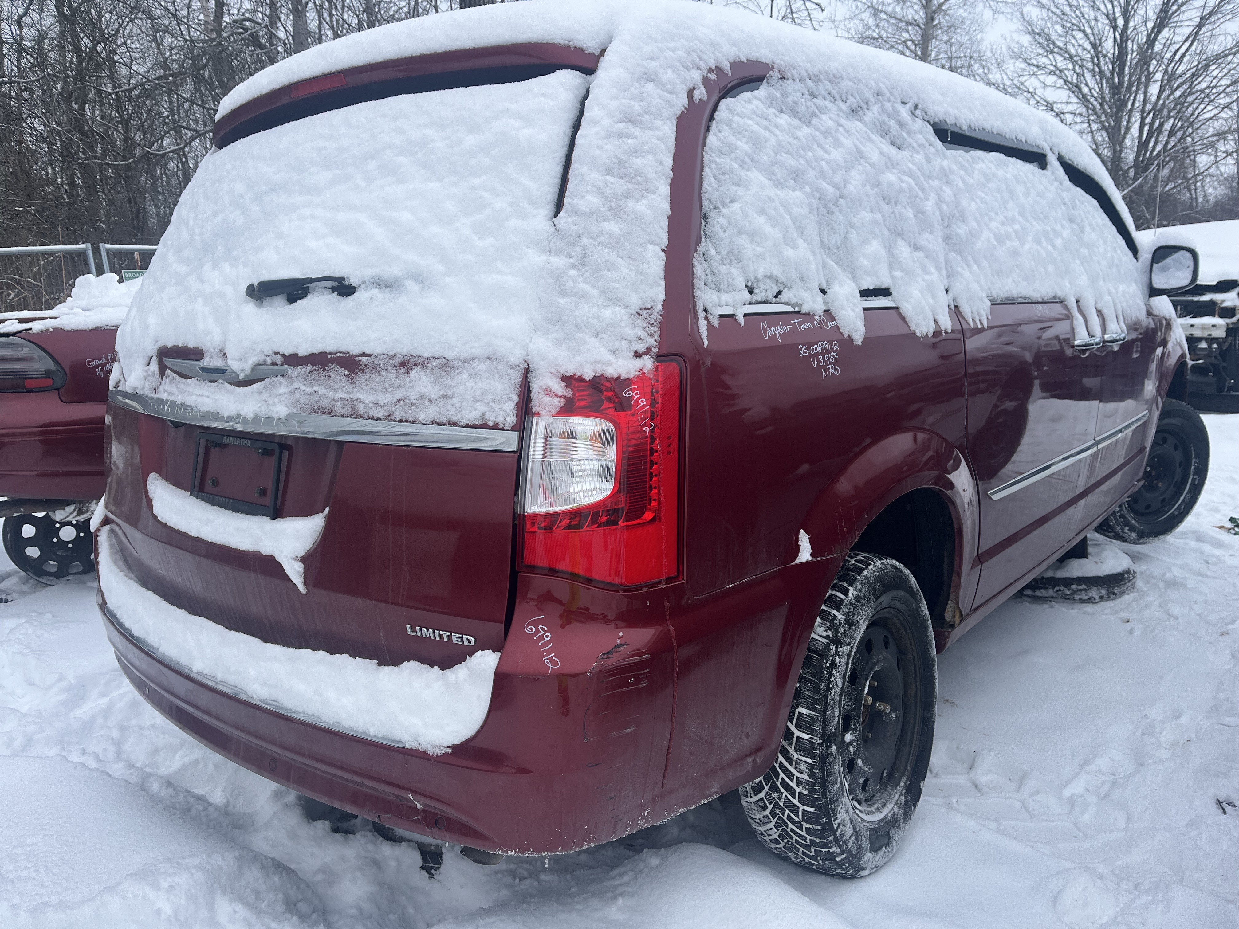 CHRYSLER TOWN &amp; COUNTRY 2012