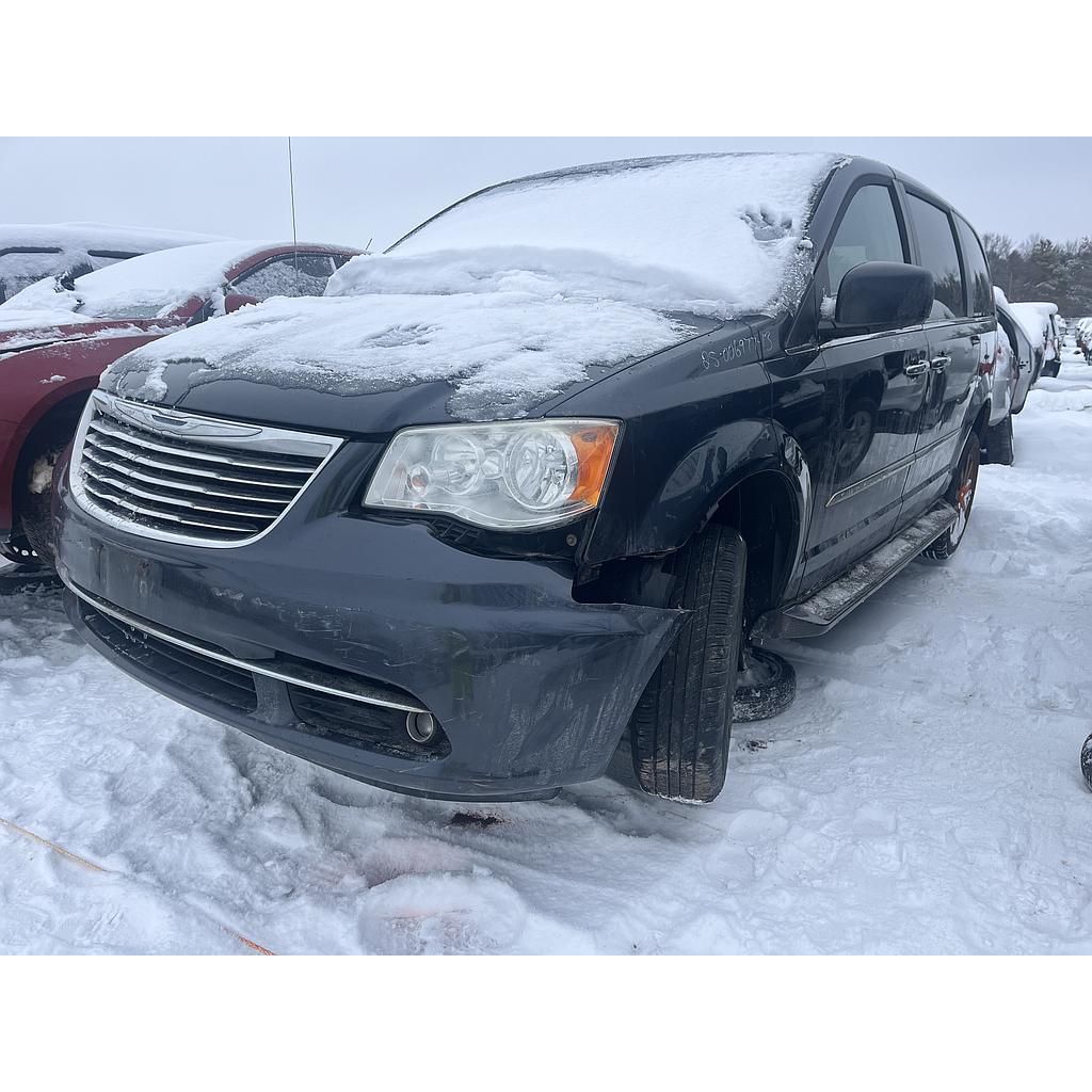 CHRYSLER TOWN &amp; COUNTRY 2013