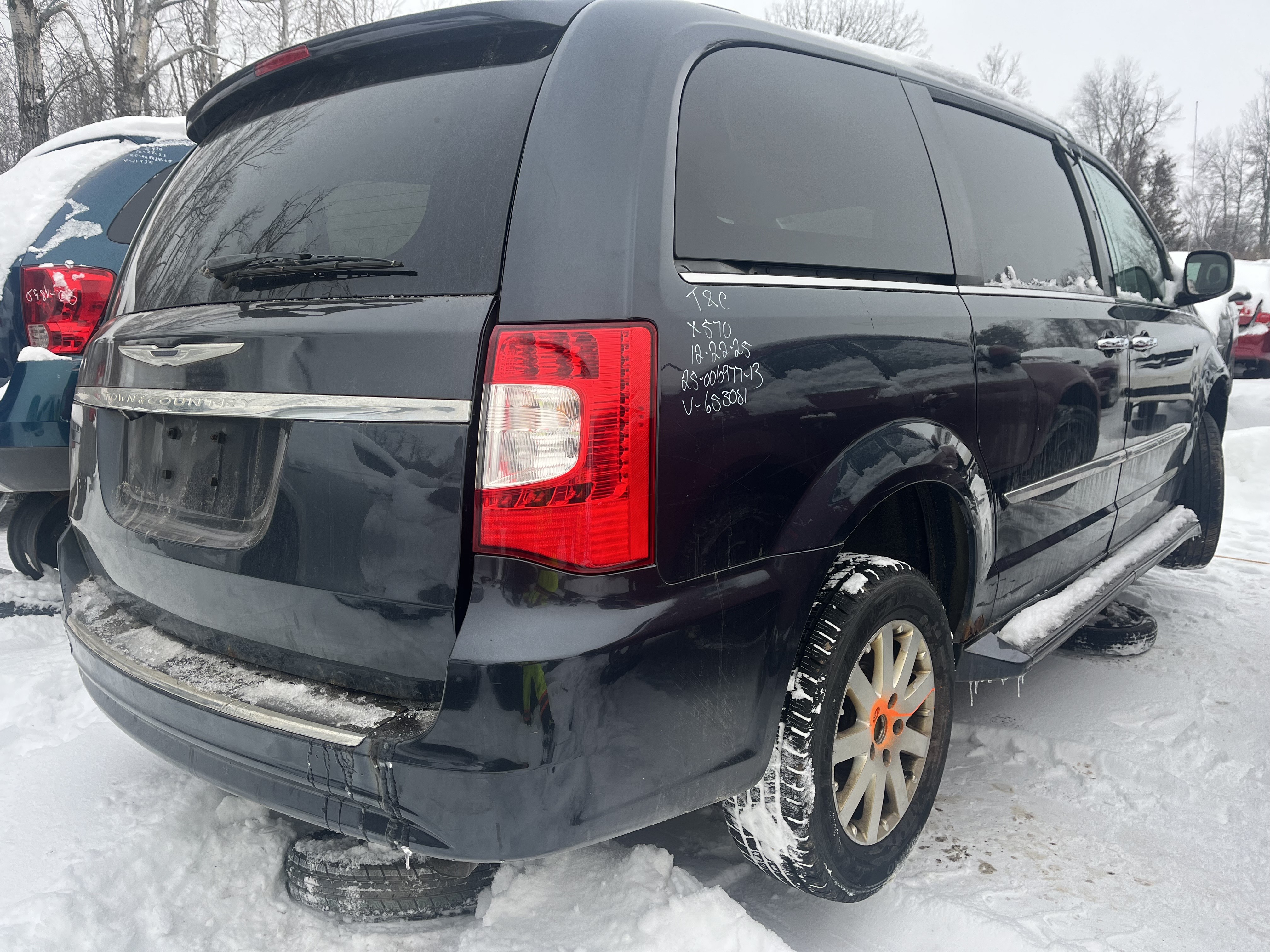 CHRYSLER TOWN &amp; COUNTRY 2013