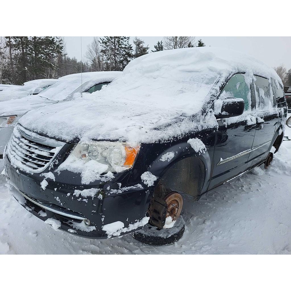 CHRYSLER TOWN &amp; COUNTRY 2013