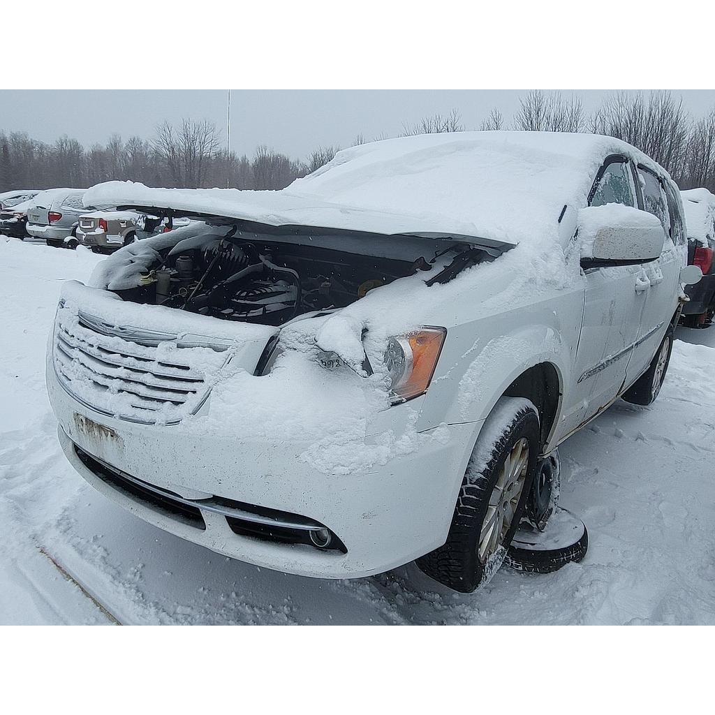 CHRYSLER TOWN &amp; COUNTRY 2016