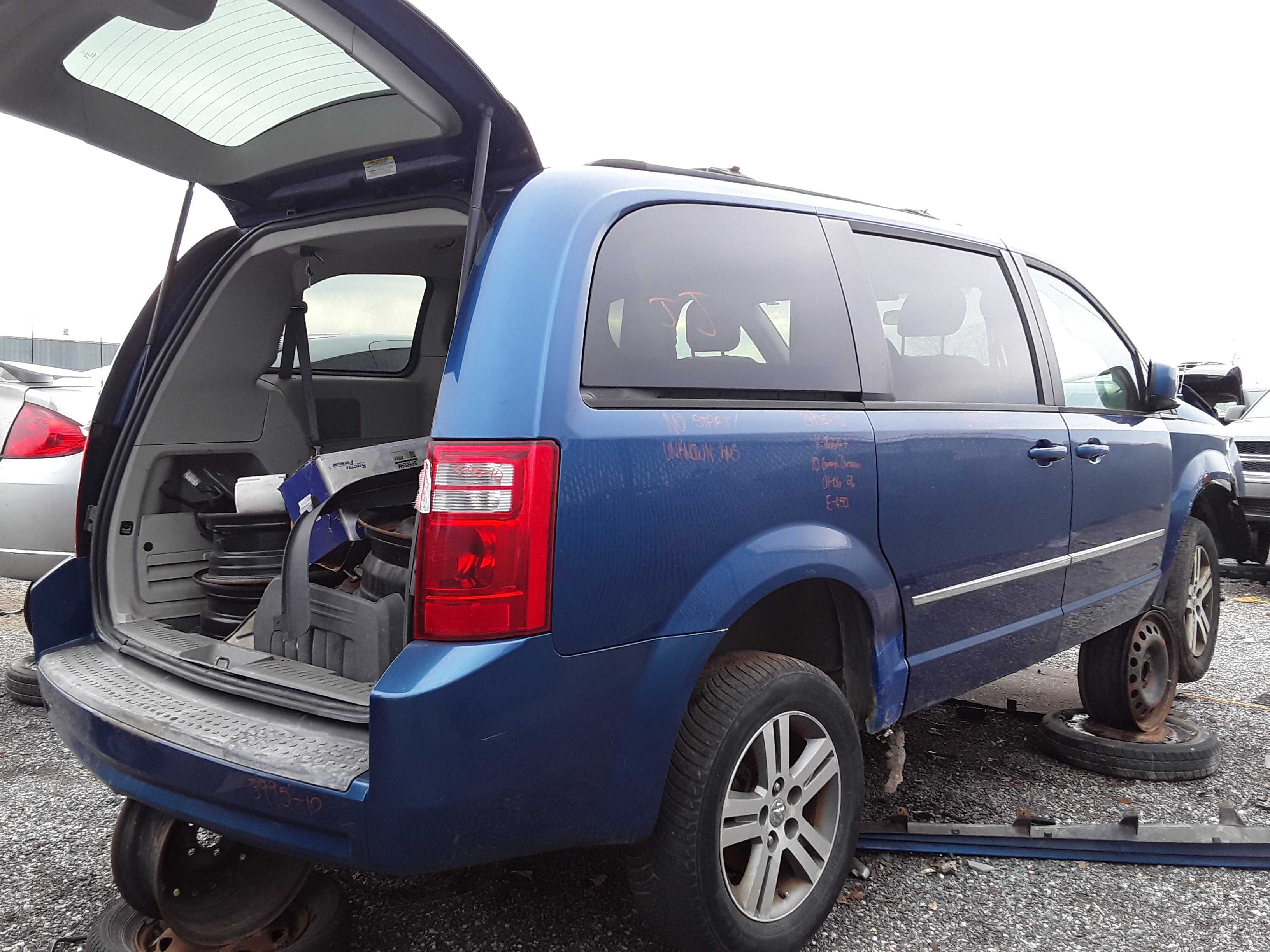 DODGE GRAND CARAVAN 2010