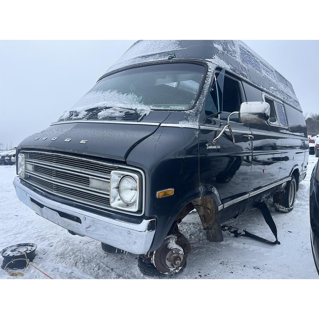DODGE TRADESMAN 1976